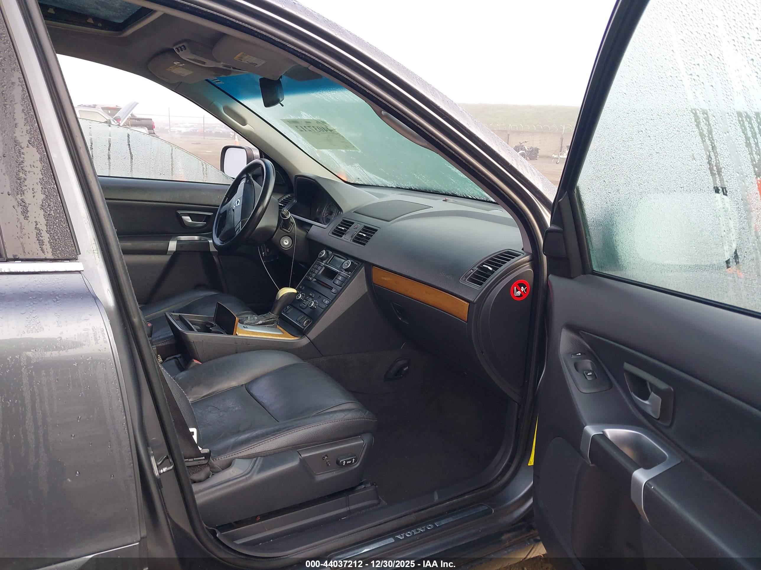VOLVO XC90 image 5