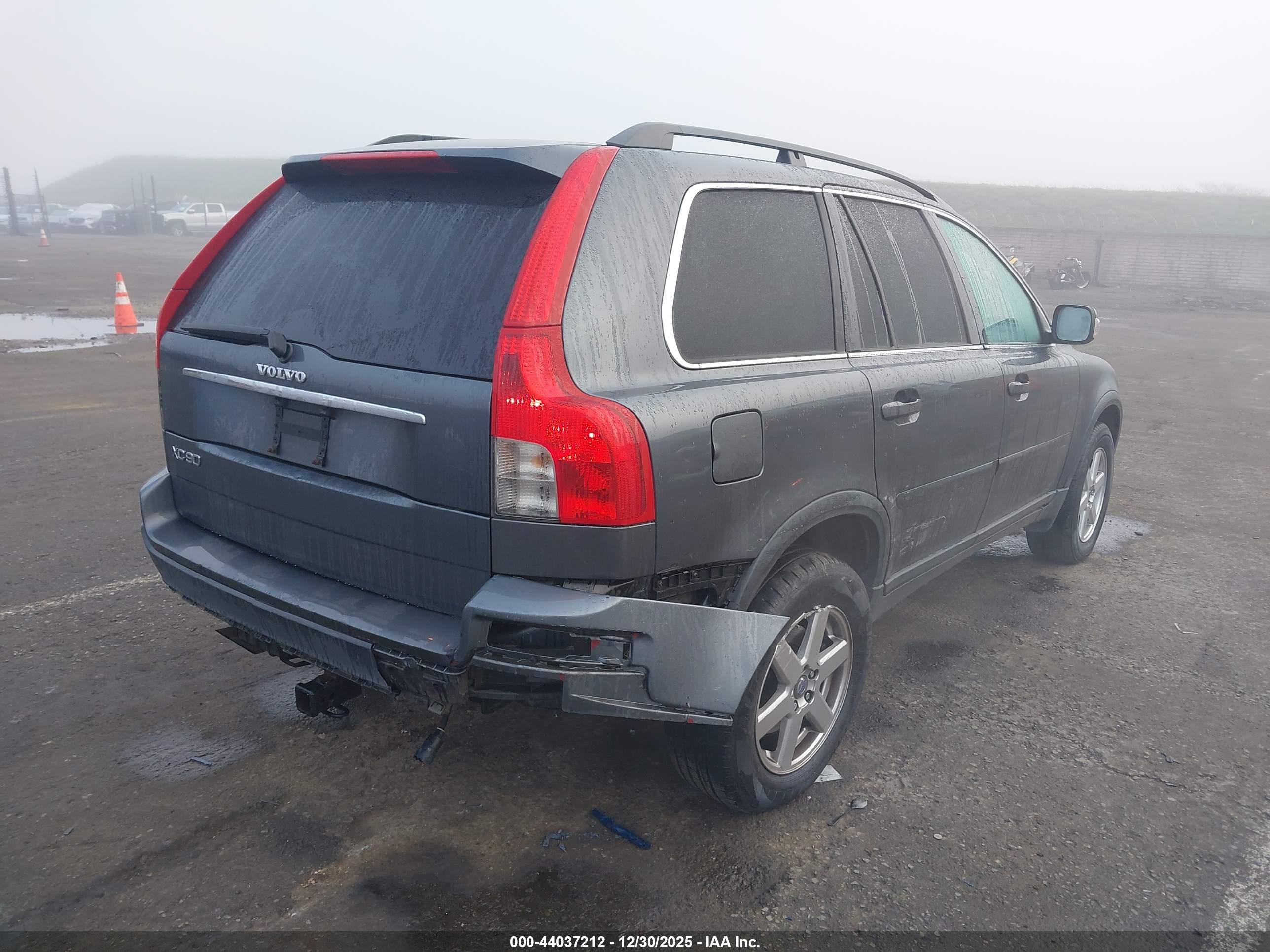 VOLVO XC90 image 6