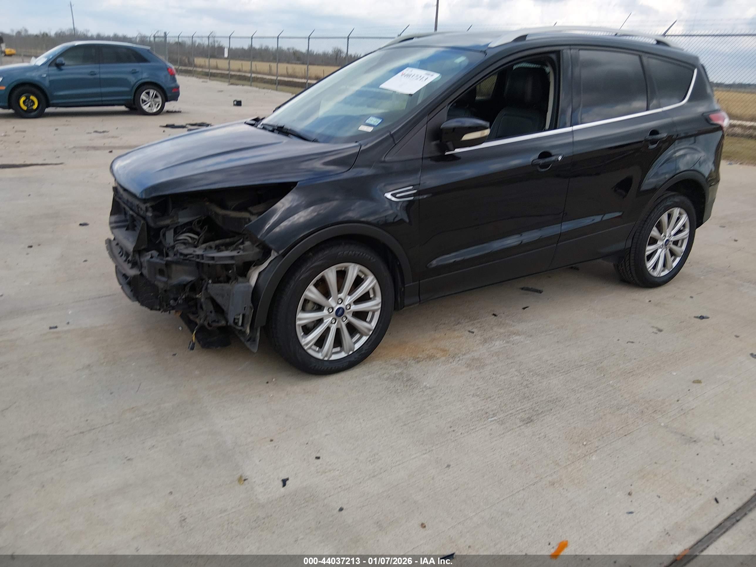 FORD ESCAPE image 2