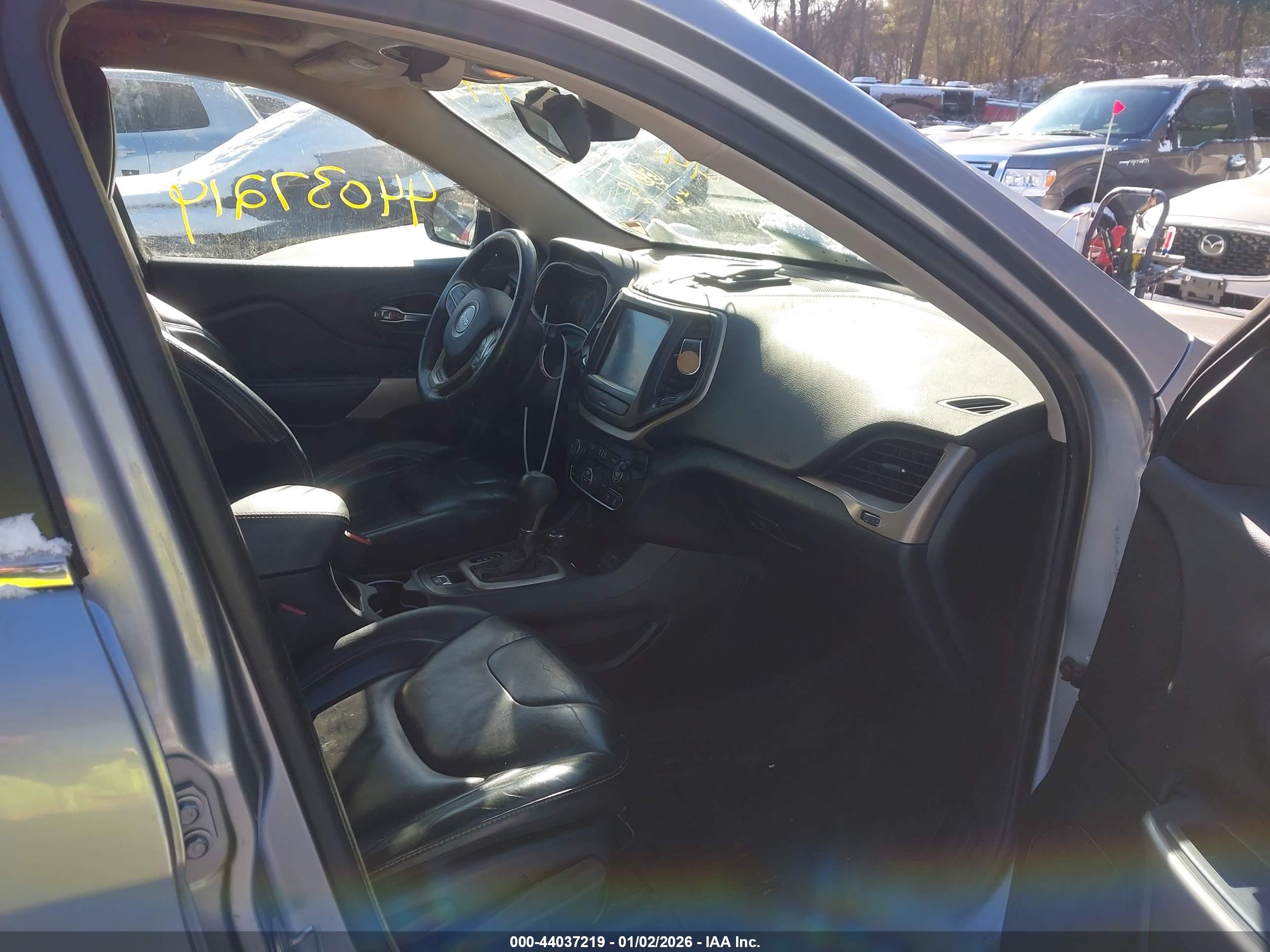 JEEP CHEROKEE image 5
