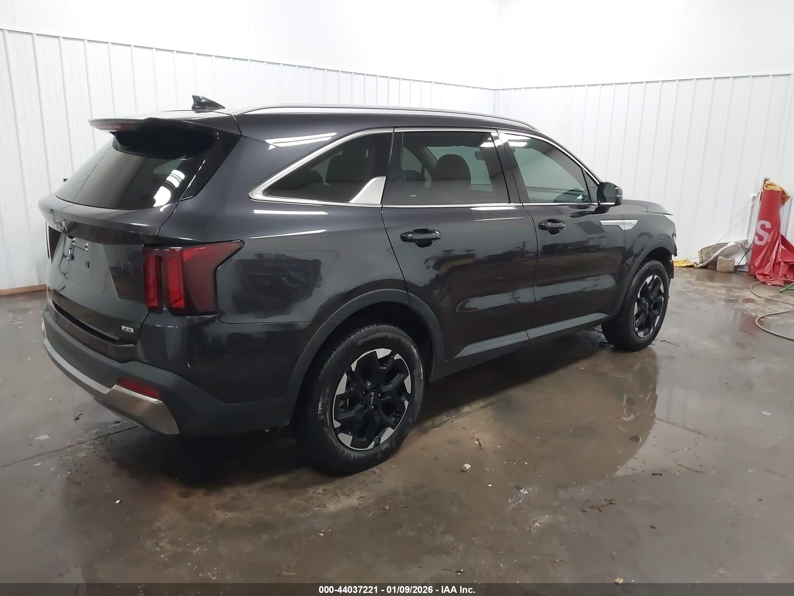 KIA SORENTO image 4