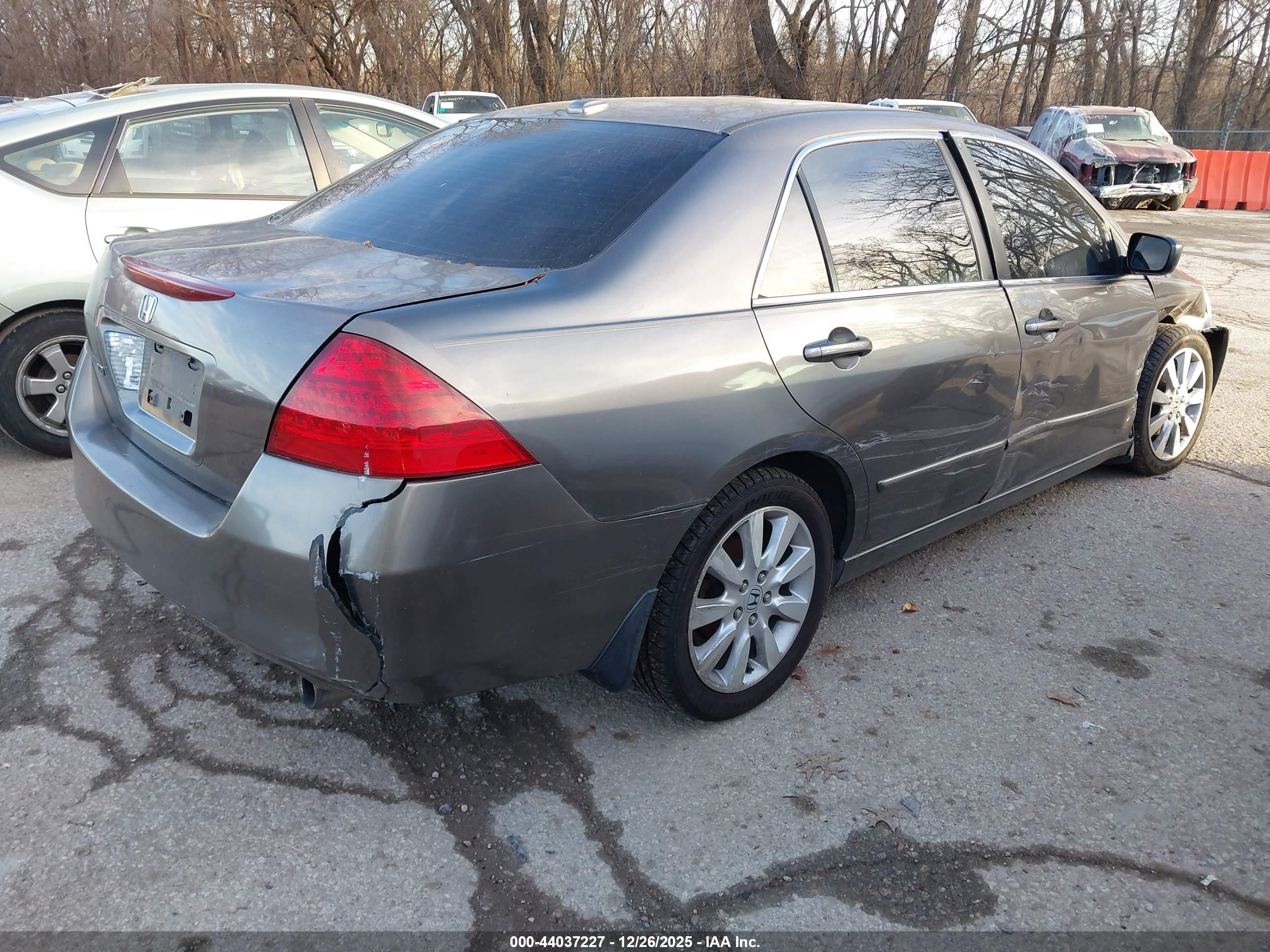 HONDA ACCORD image 4