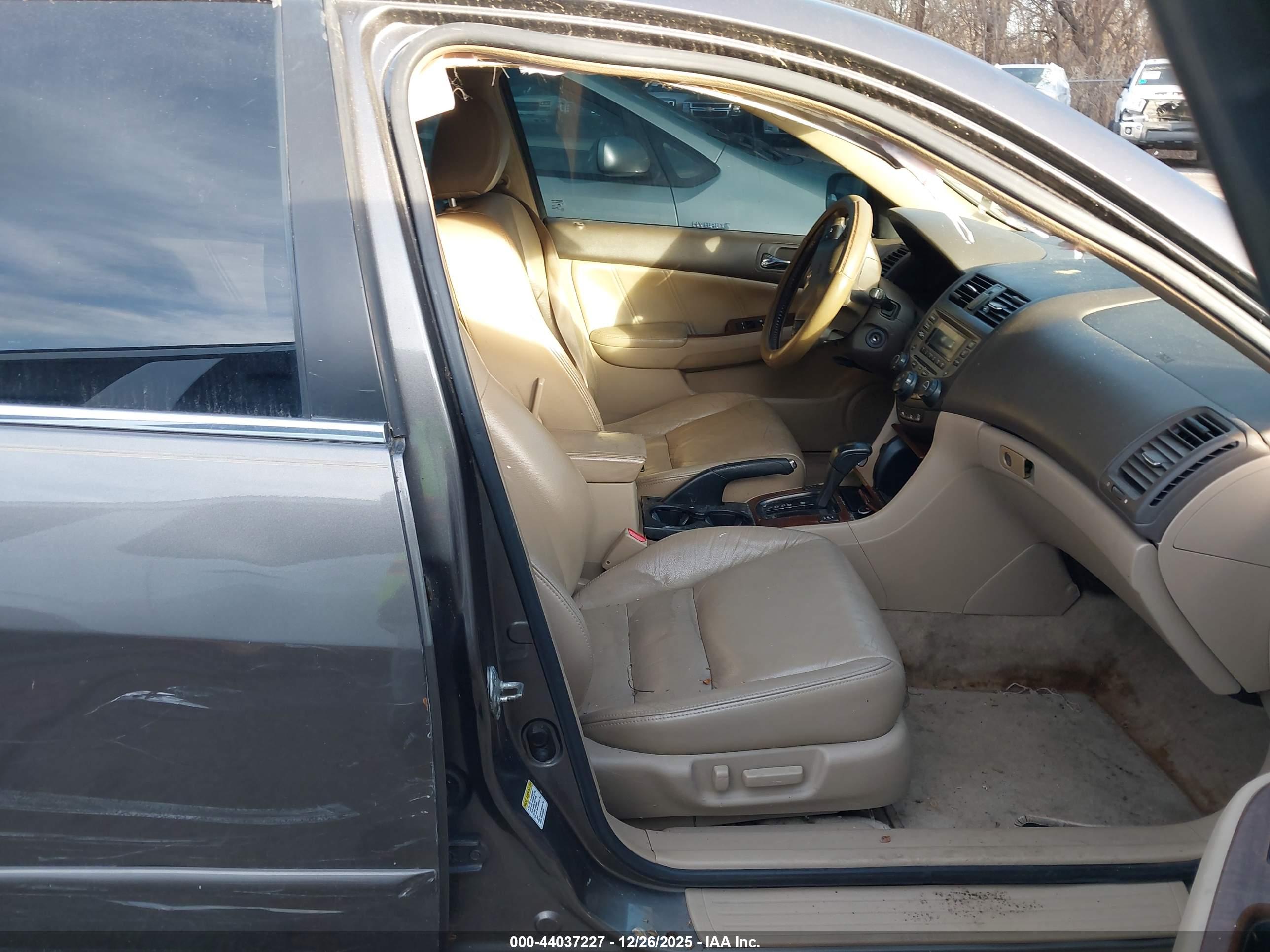 HONDA ACCORD image 5