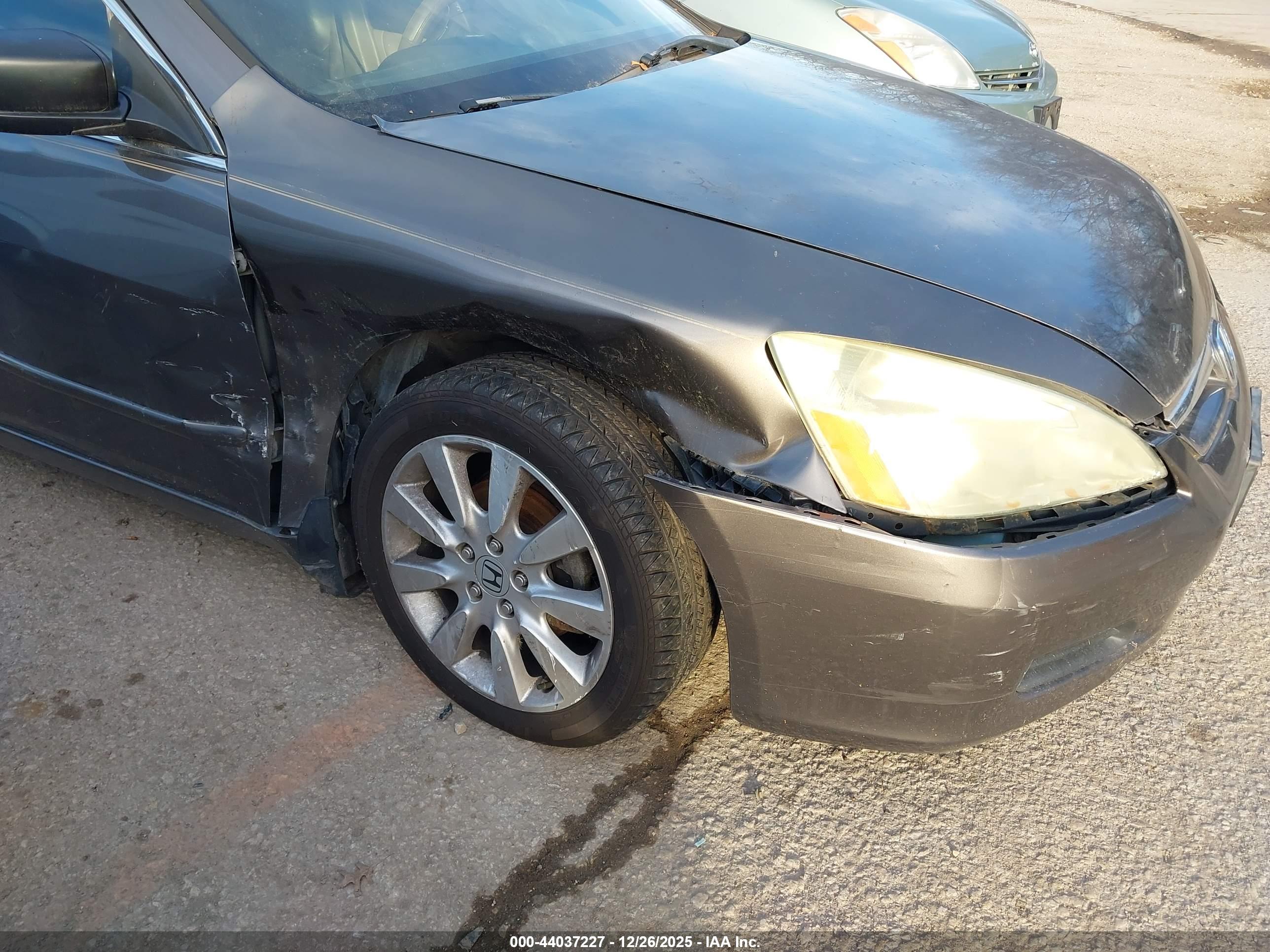 HONDA ACCORD image 6