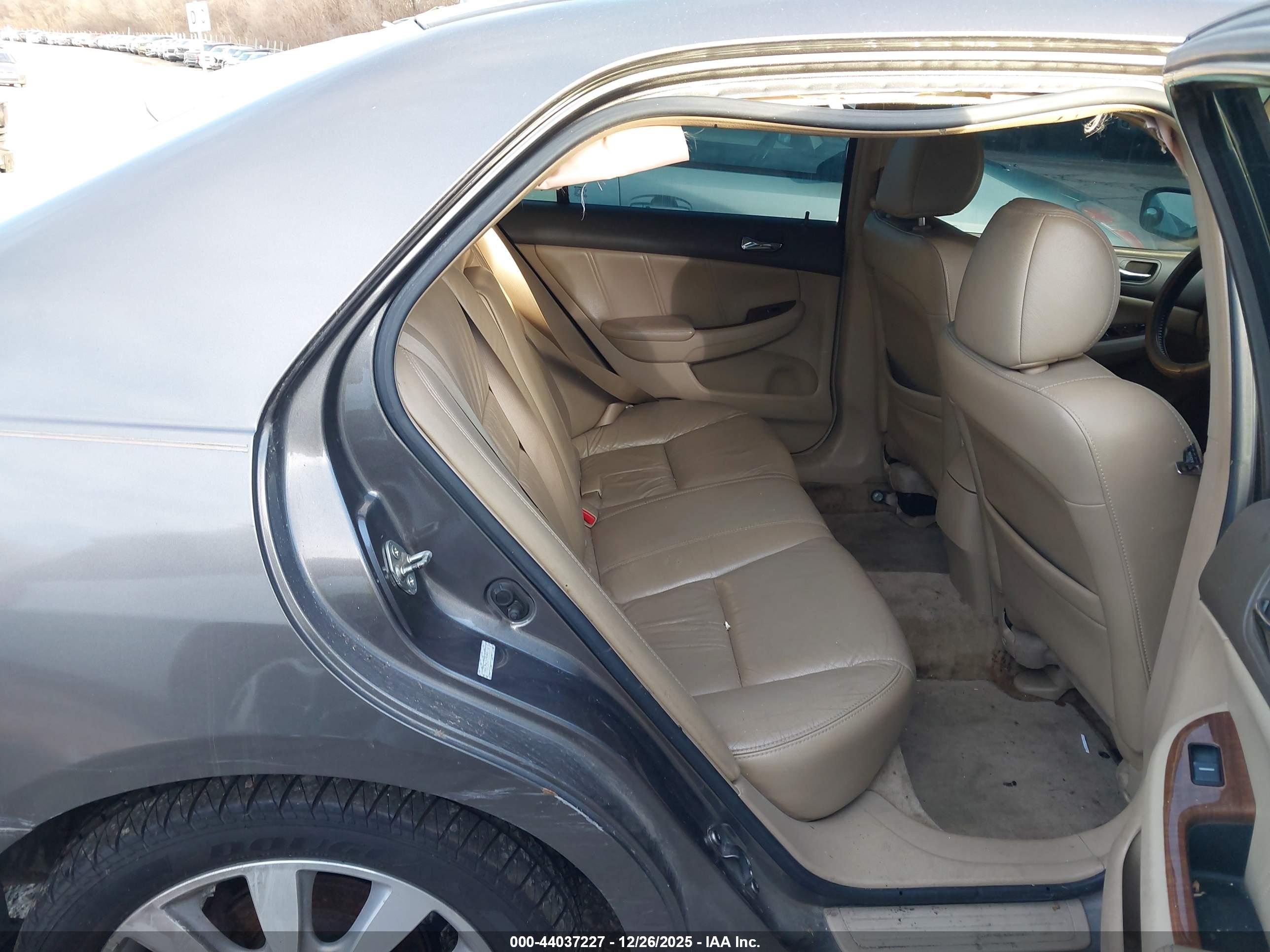 HONDA ACCORD image 8