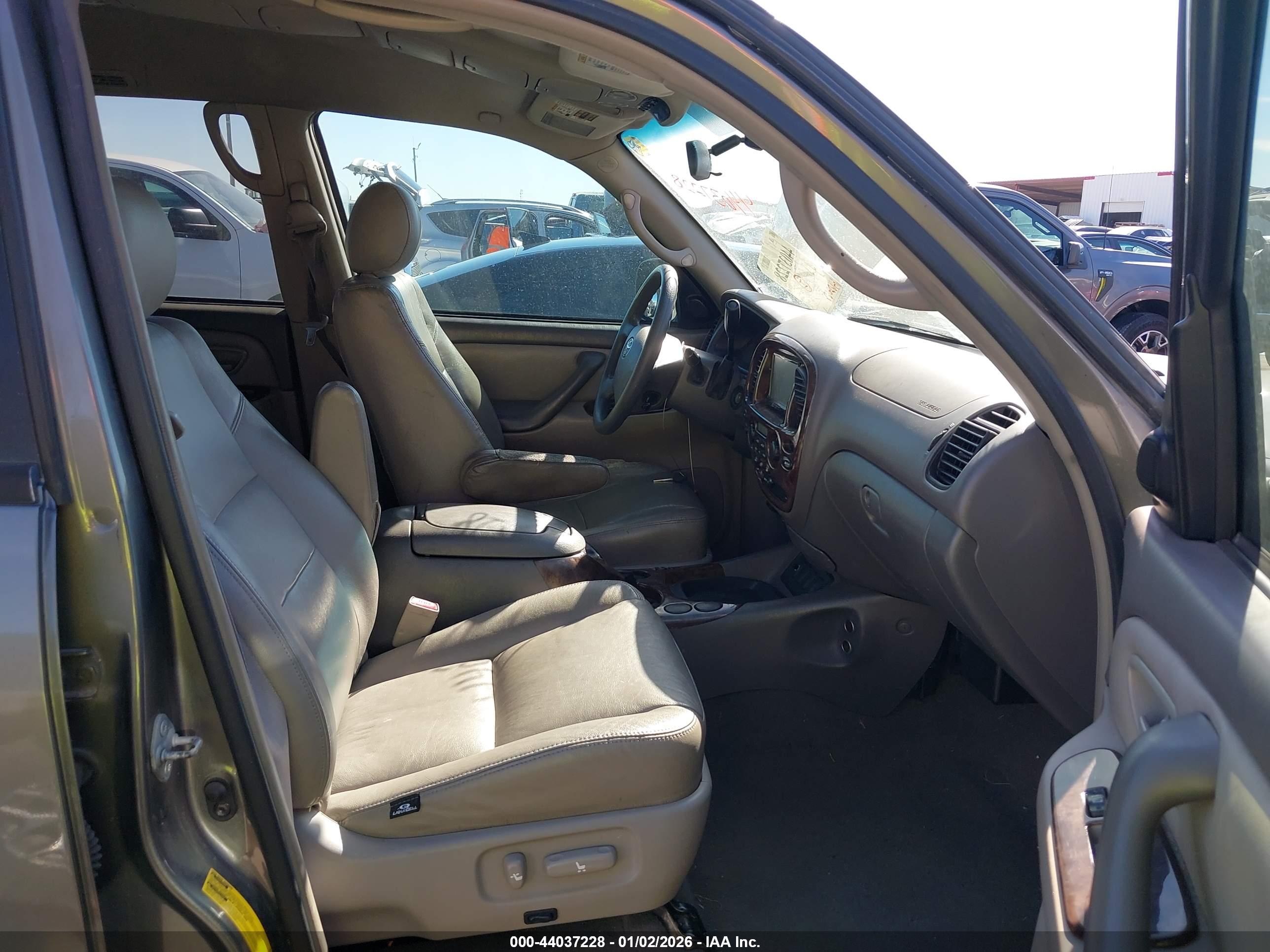 TOYOTA SEQUOIA image 5