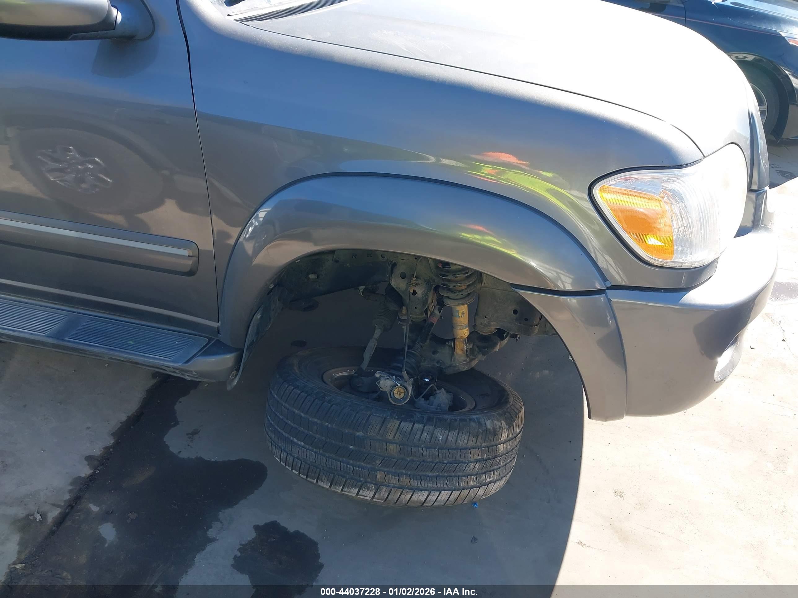 TOYOTA SEQUOIA image 6