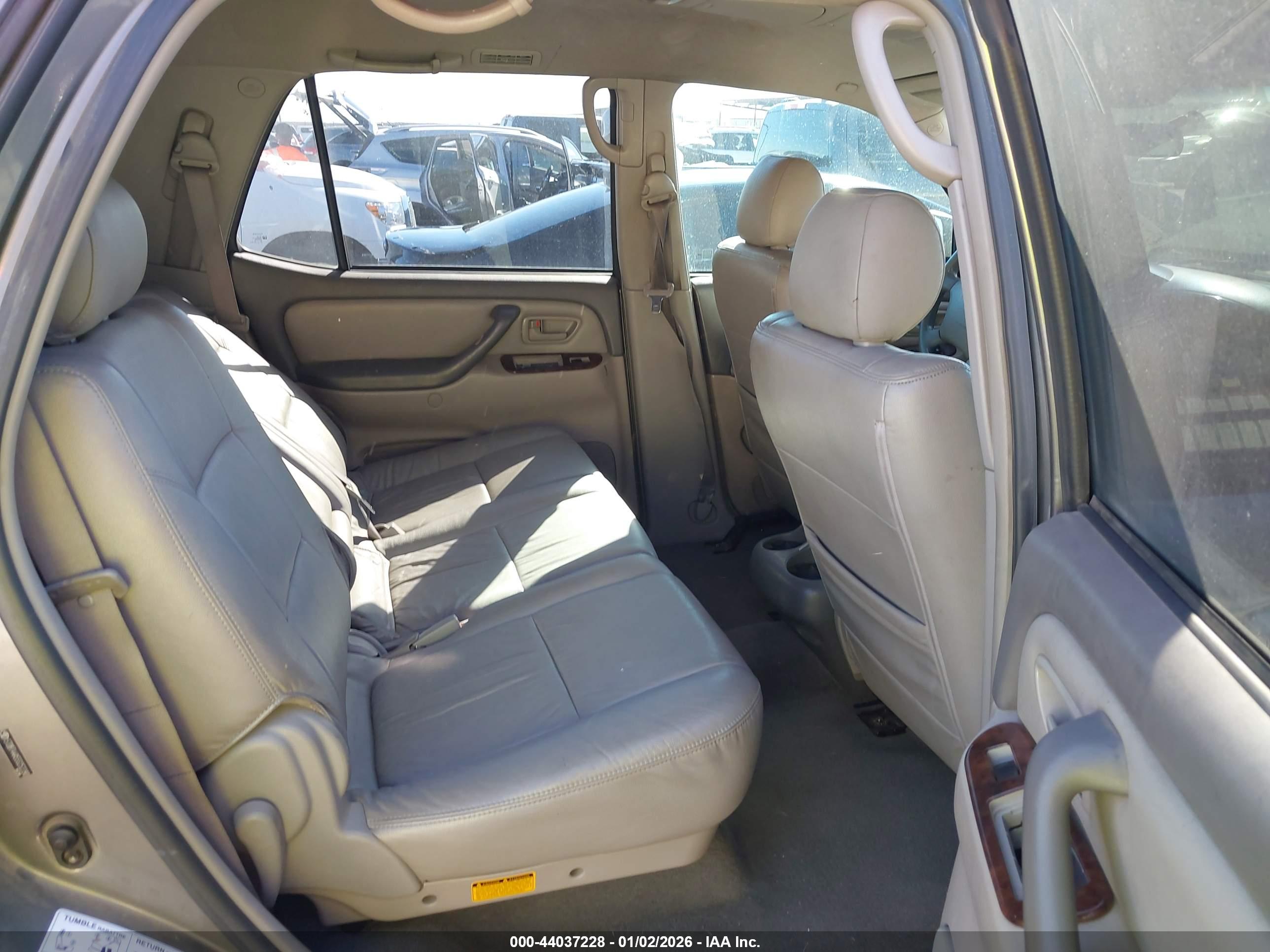 TOYOTA SEQUOIA image 8