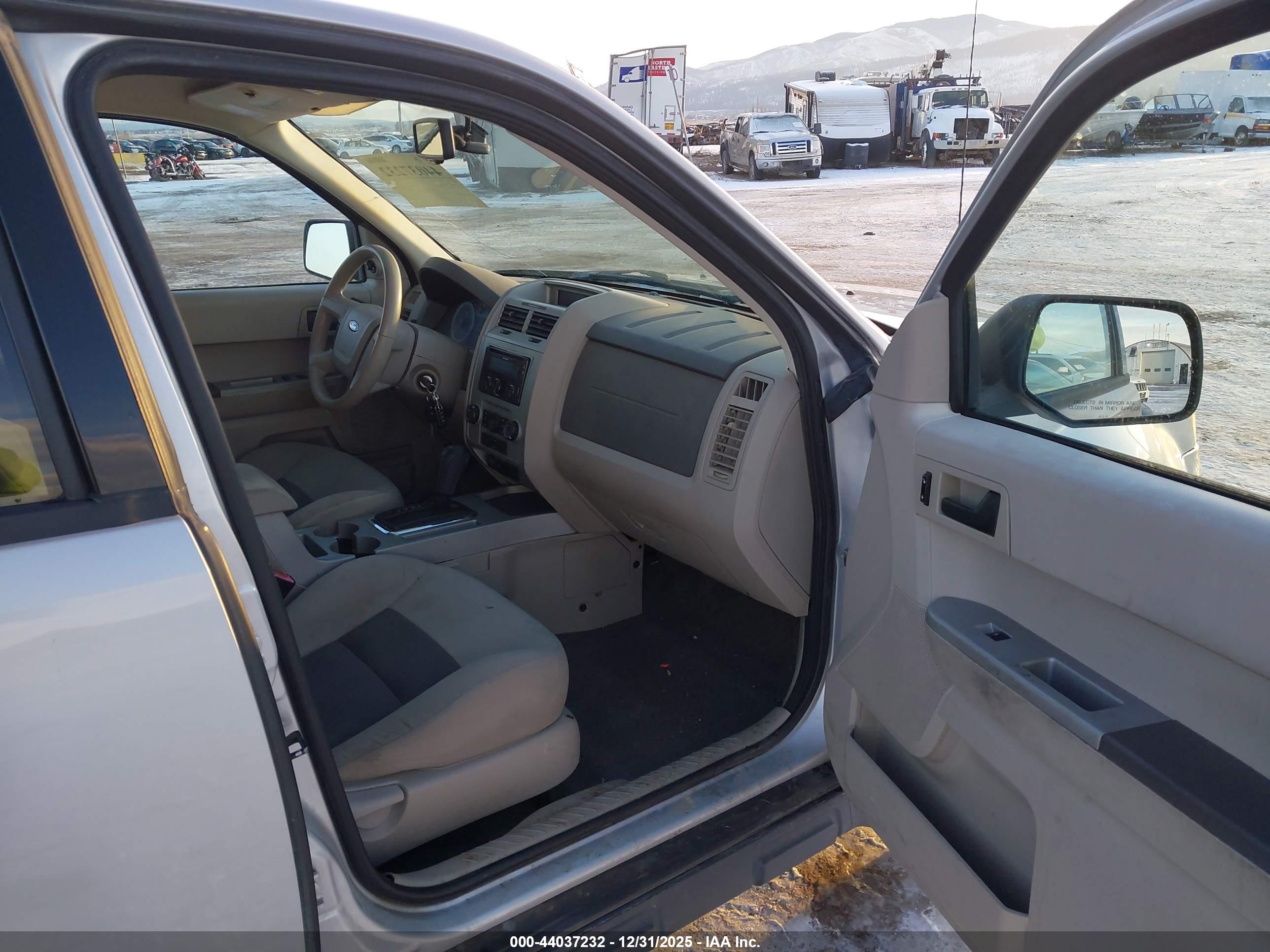 FORD ESCAPE image 5