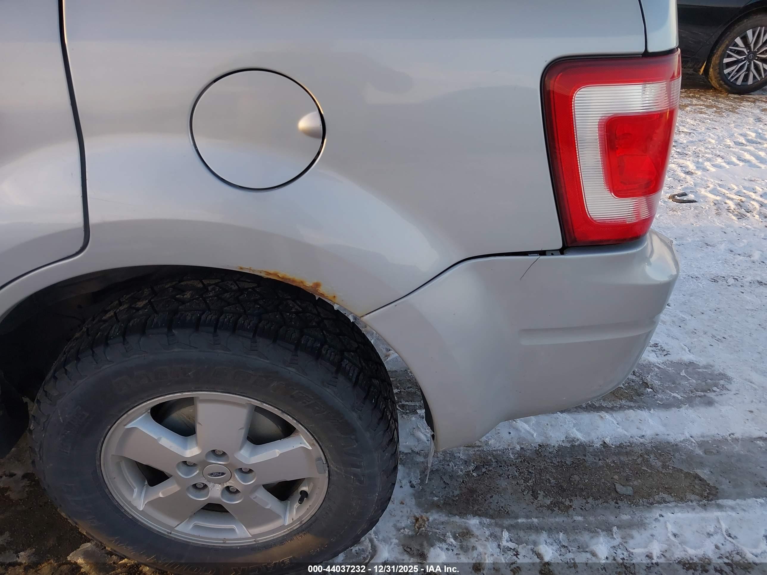 FORD ESCAPE image 6