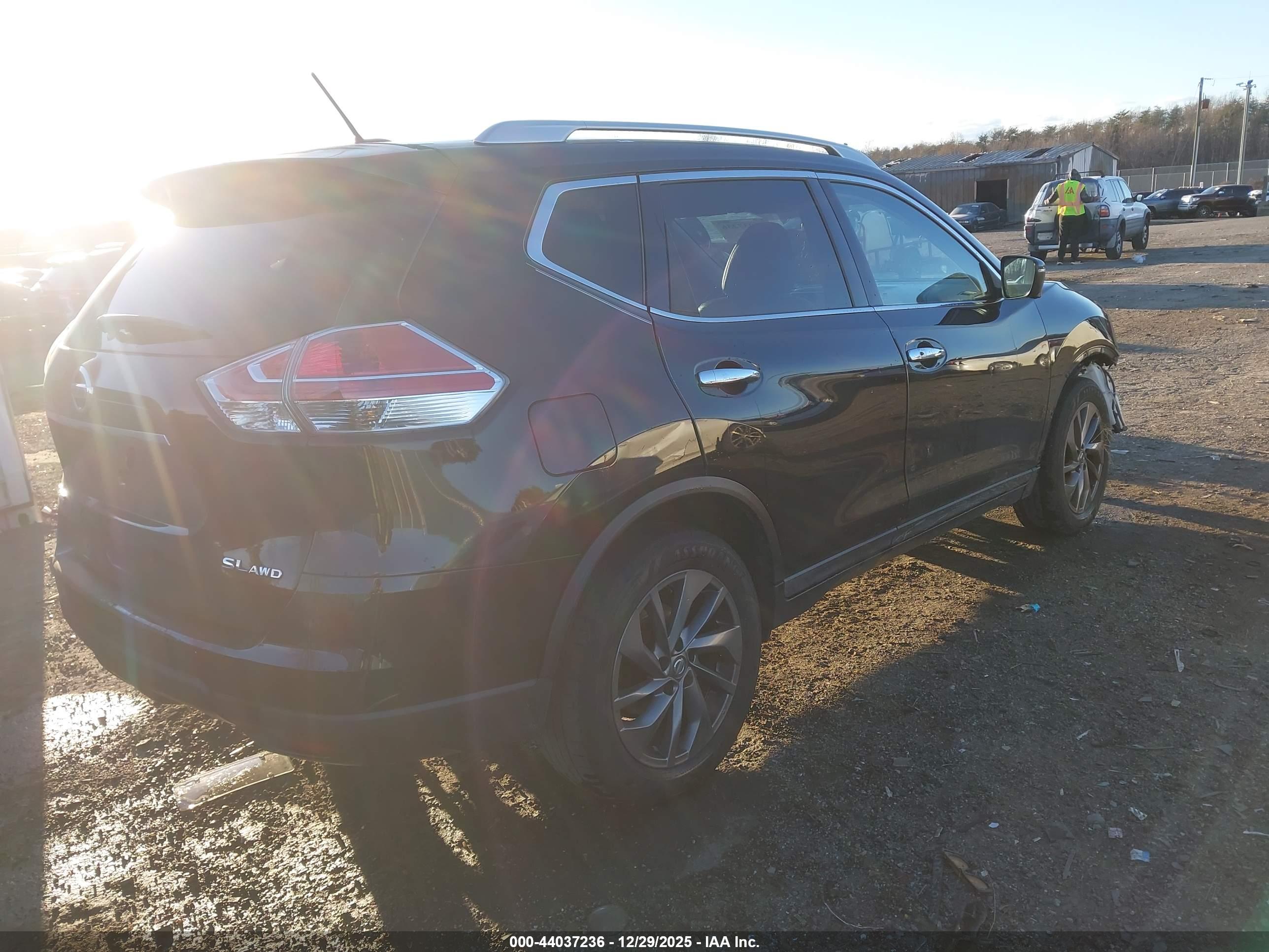 NISSAN ROGUE image 4