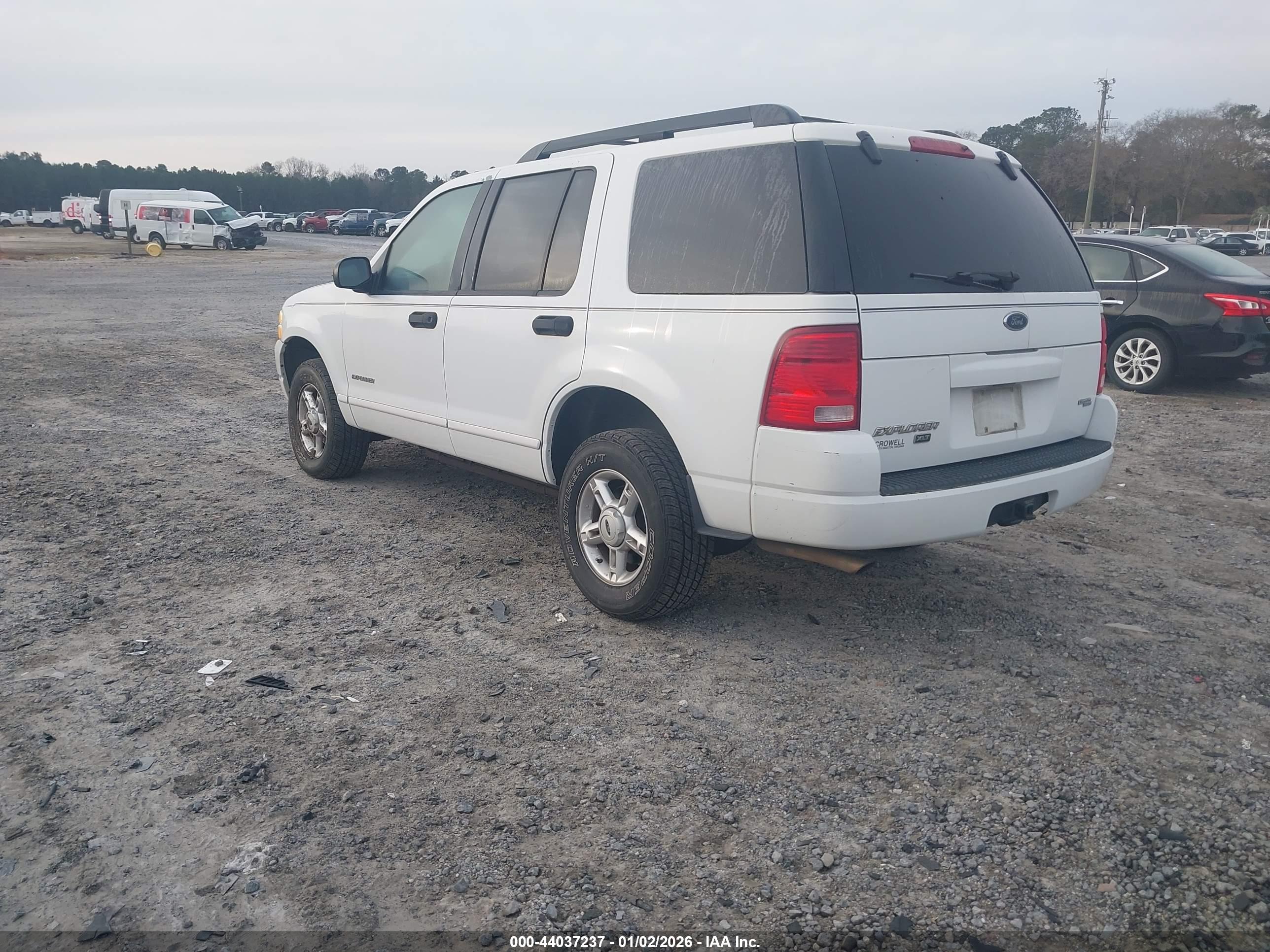 FORD EXPLORER image 3