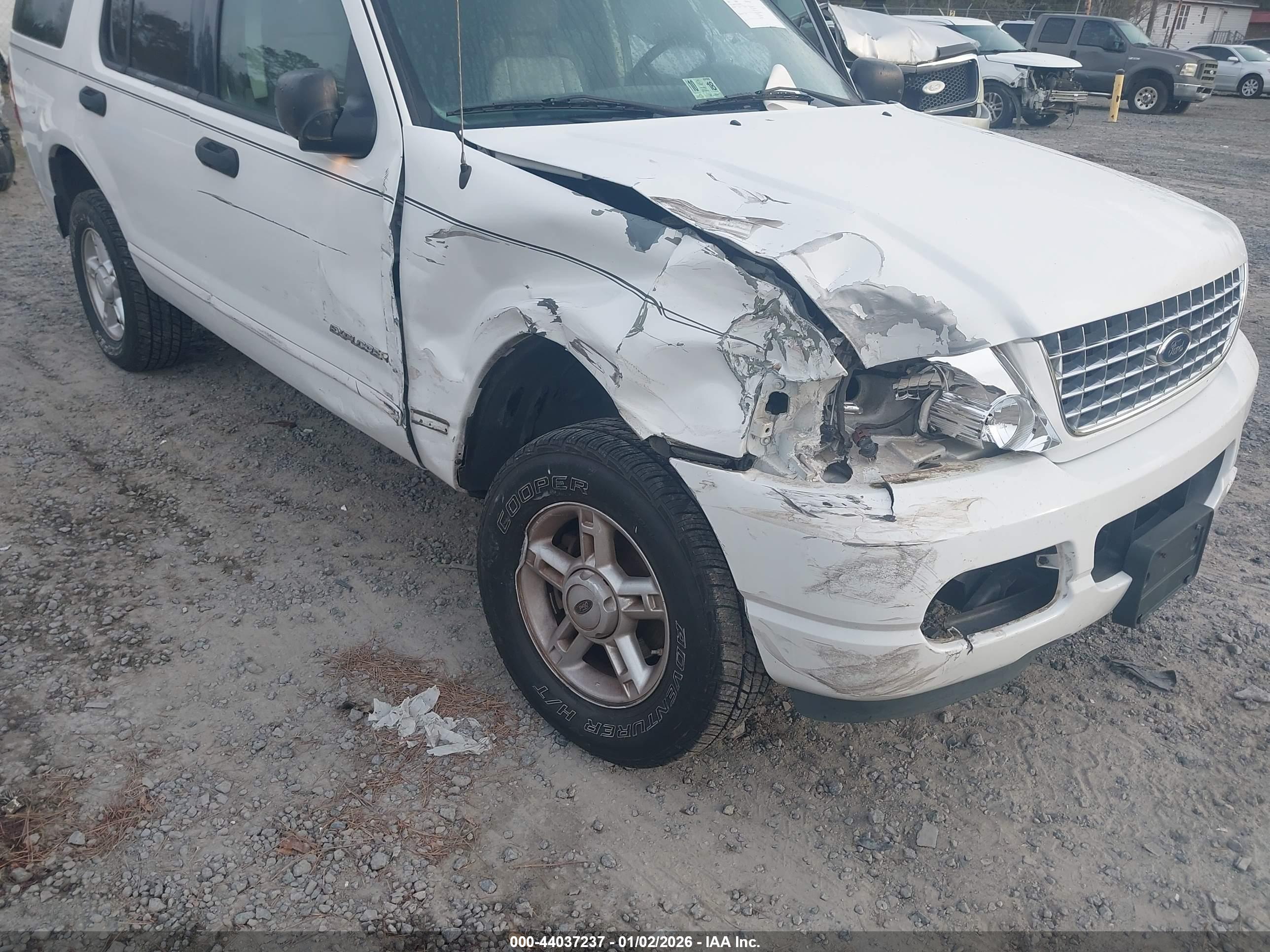 FORD EXPLORER image 6