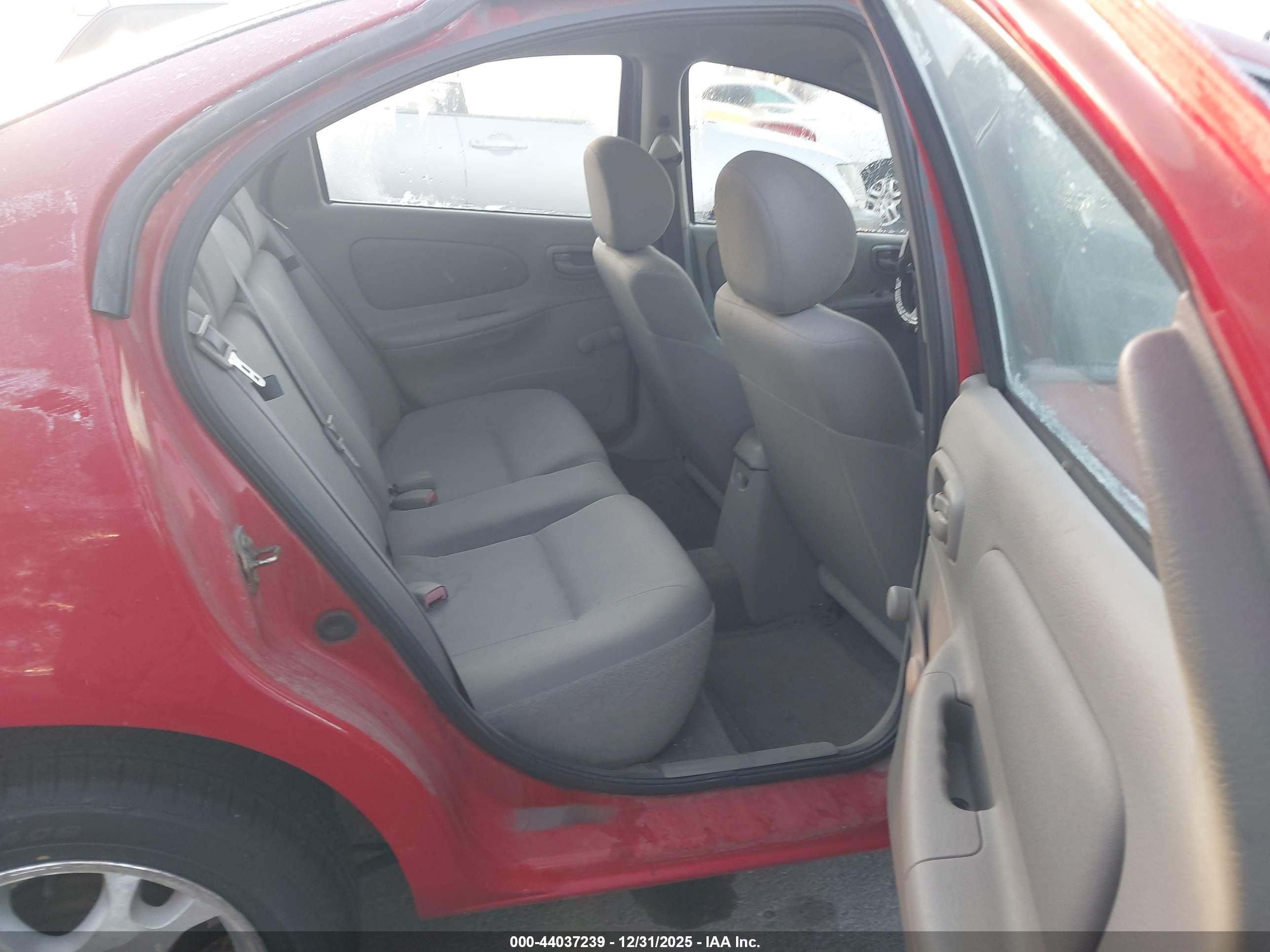 DODGE NEON image 8