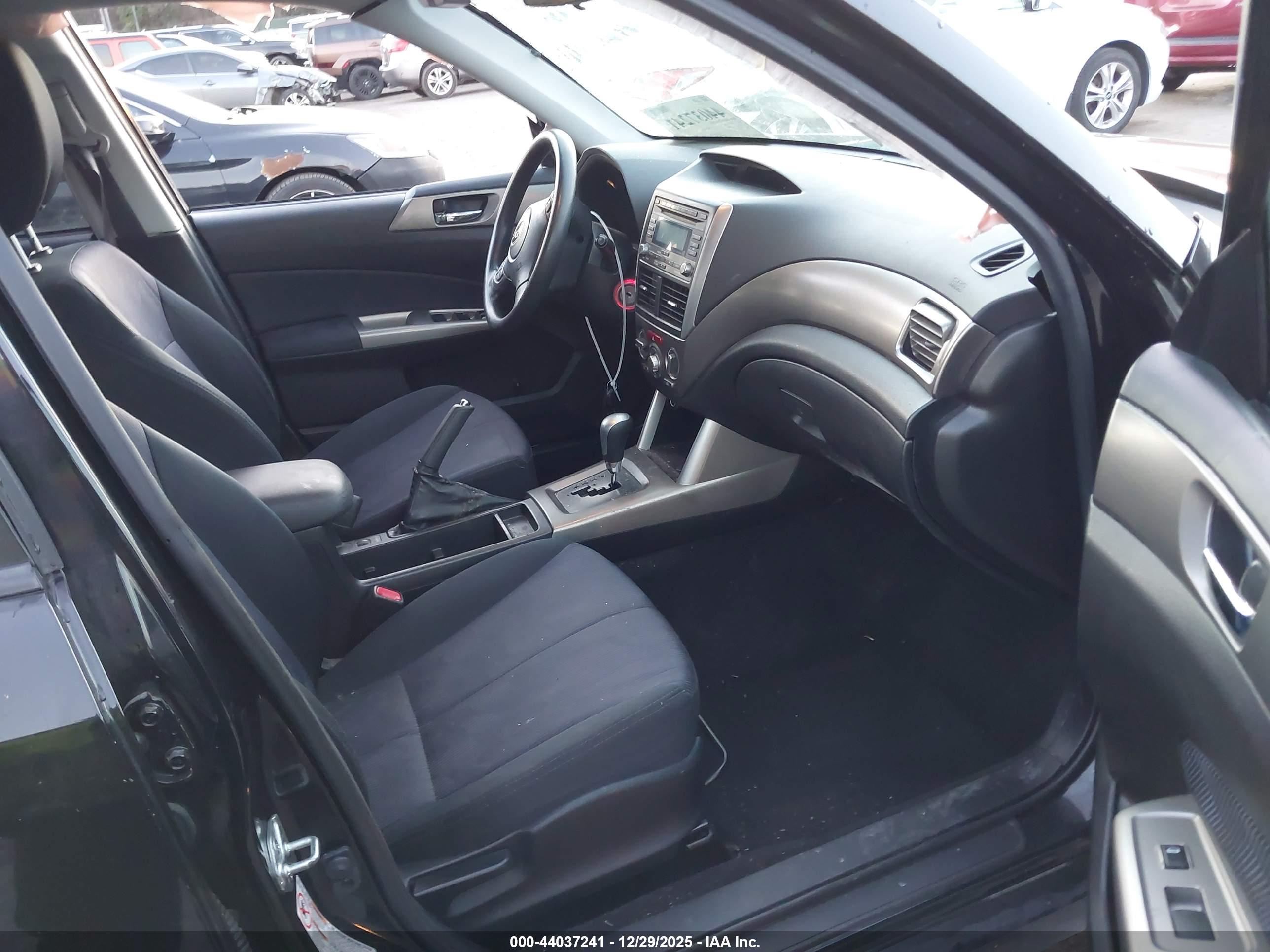 SUBARU FORESTER image 5