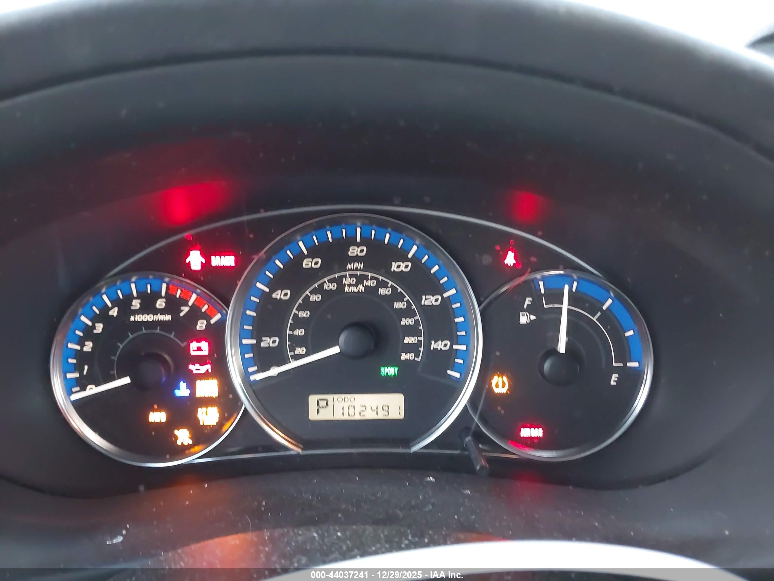 SUBARU FORESTER image 7