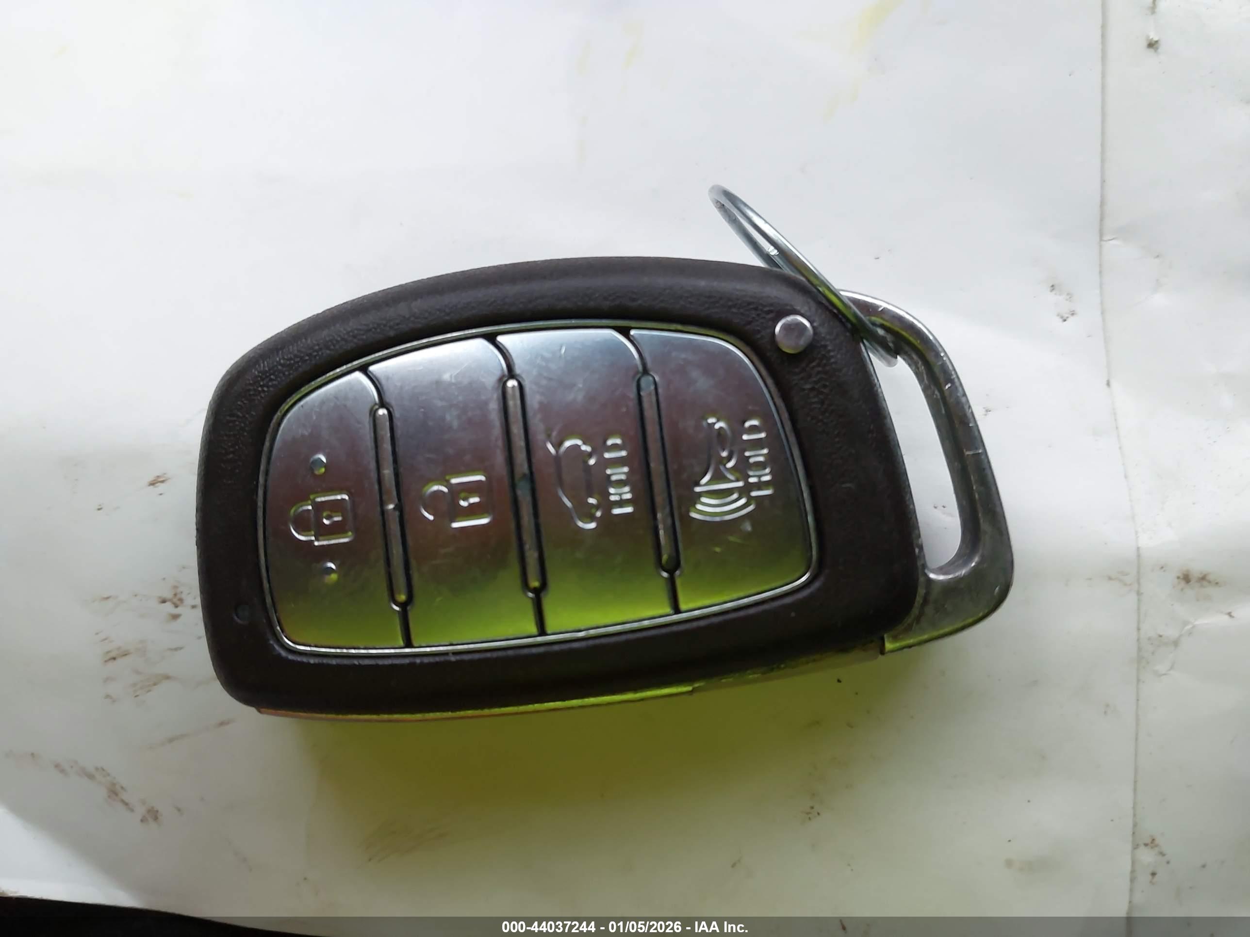 HYUNDAI TUCSON image 11