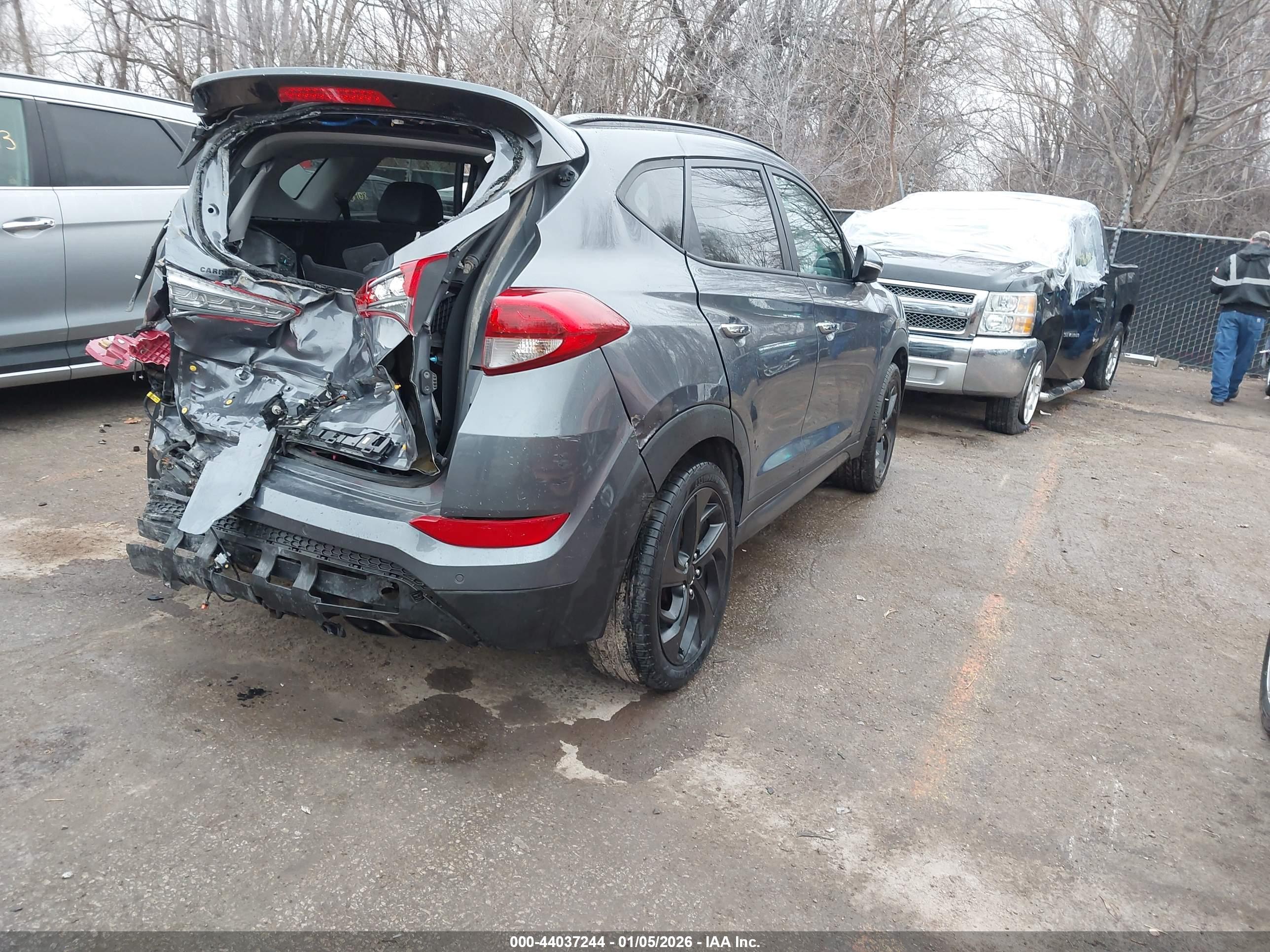 HYUNDAI TUCSON image 4