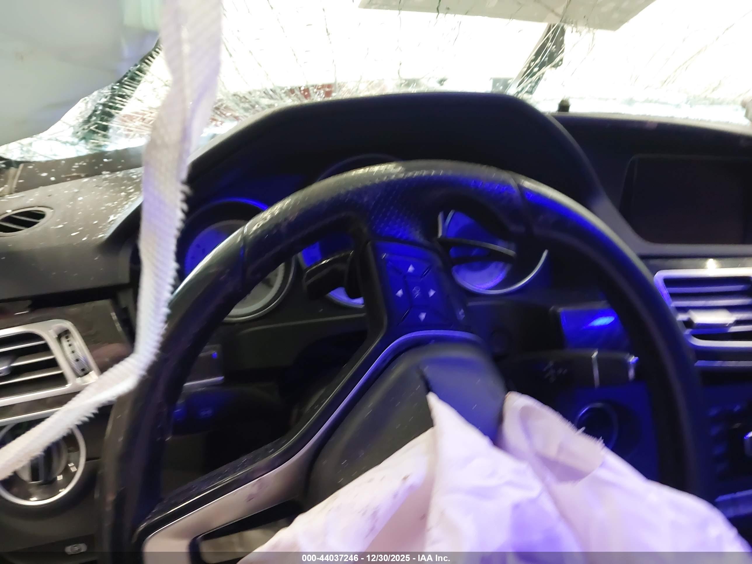 MERCEDES-BENZ E image 7