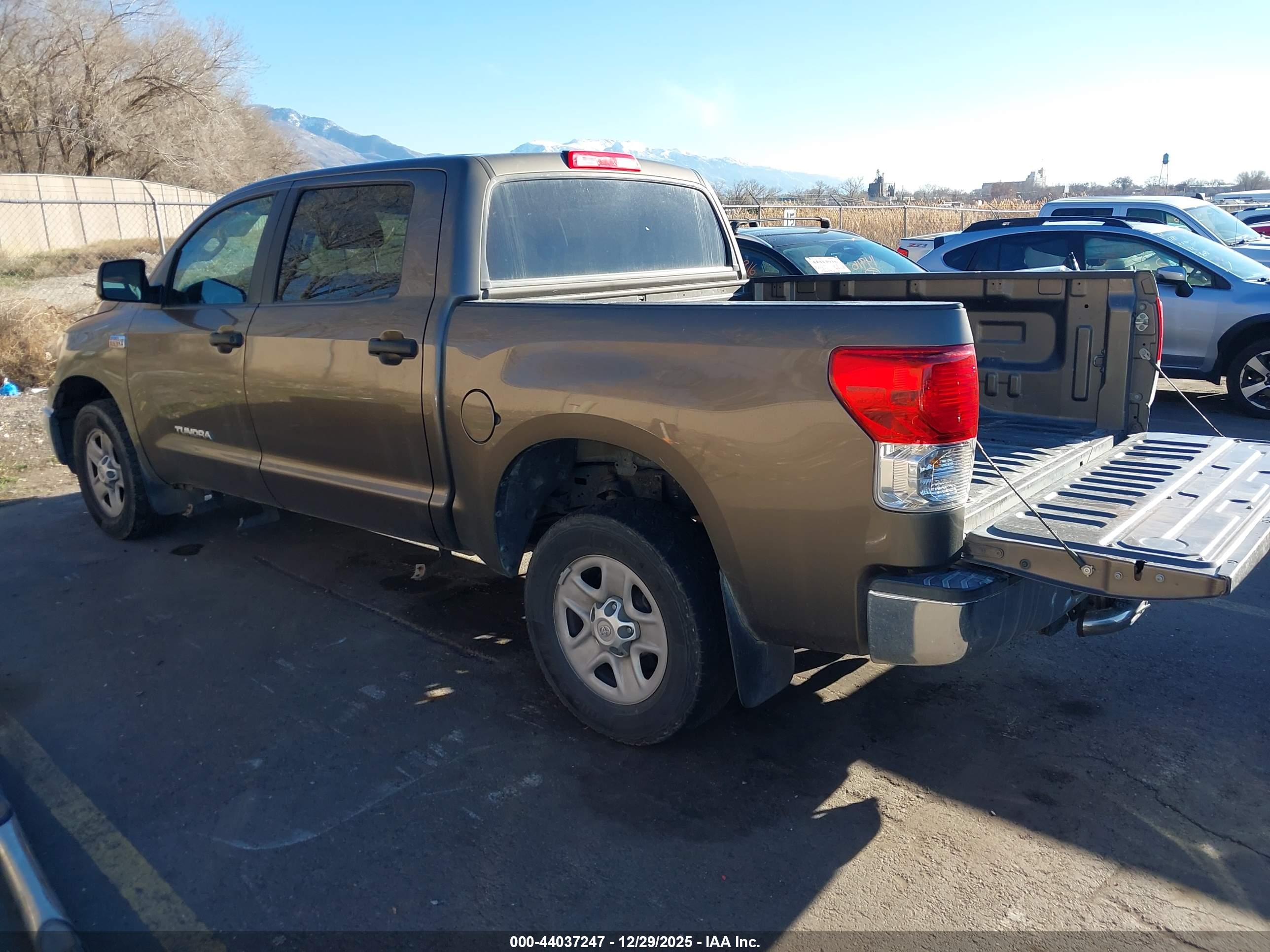 TOYOTA TUNDRA image 3