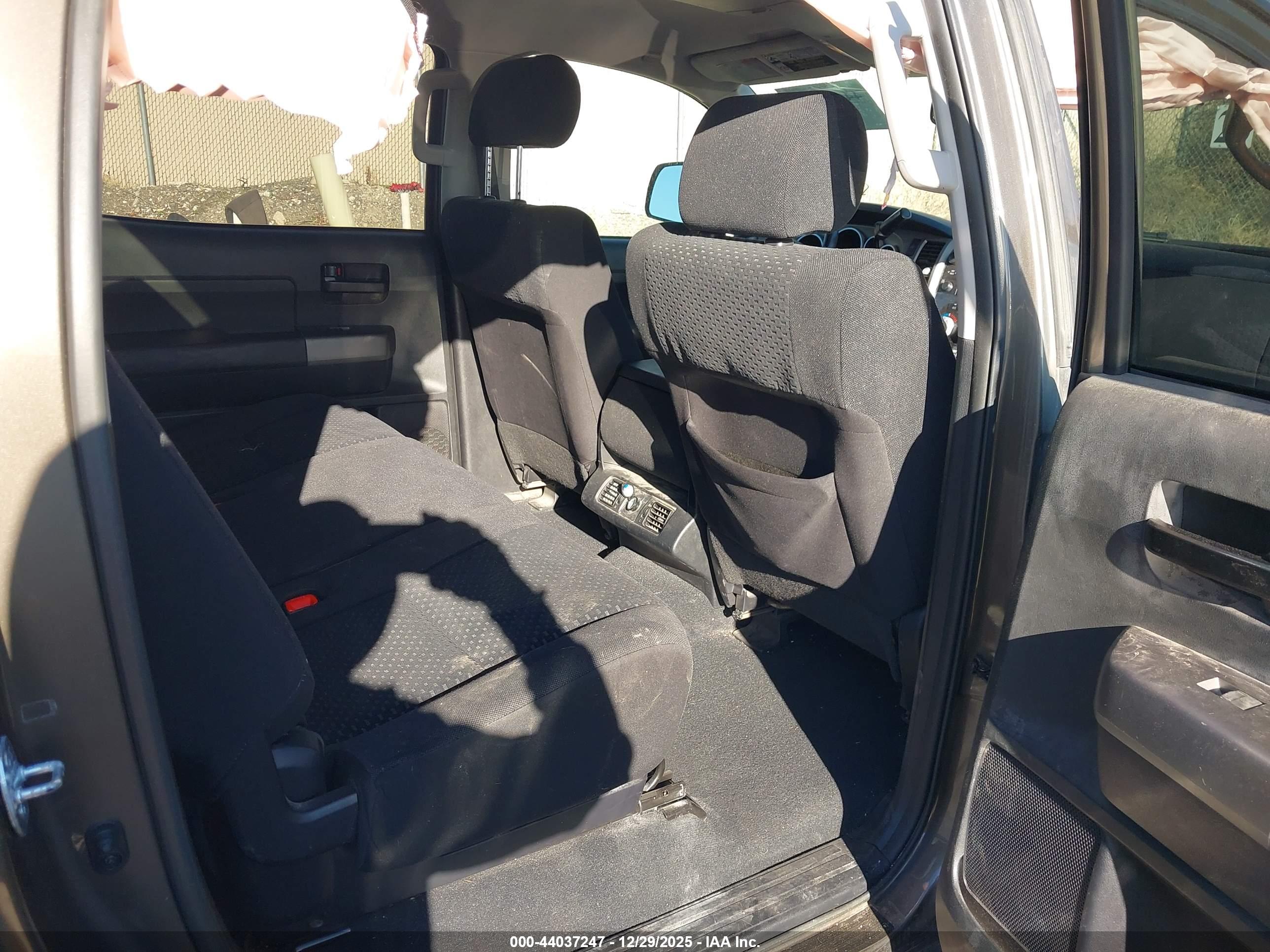 TOYOTA TUNDRA image 8