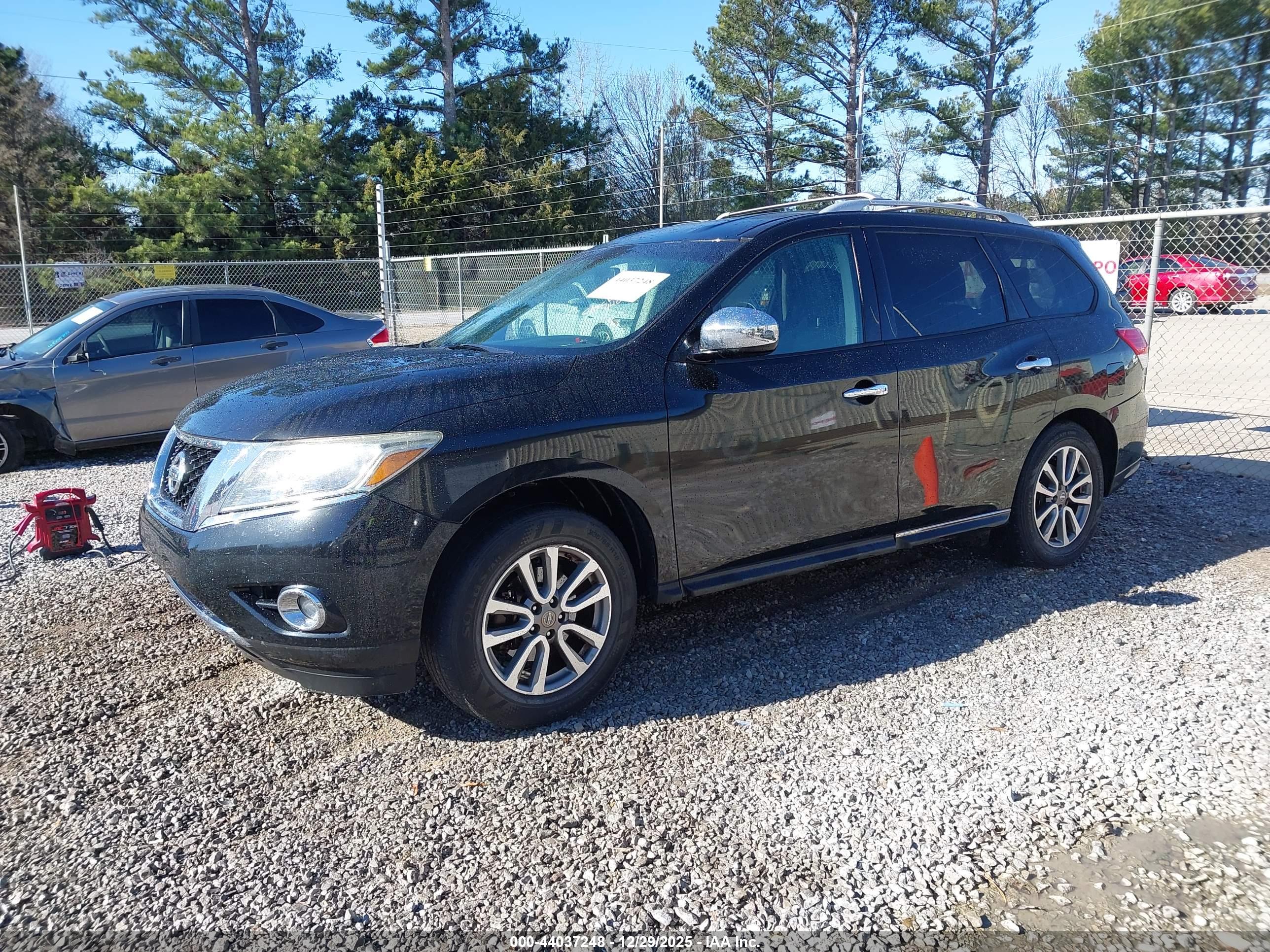 NISSAN PATHFINDER image 2