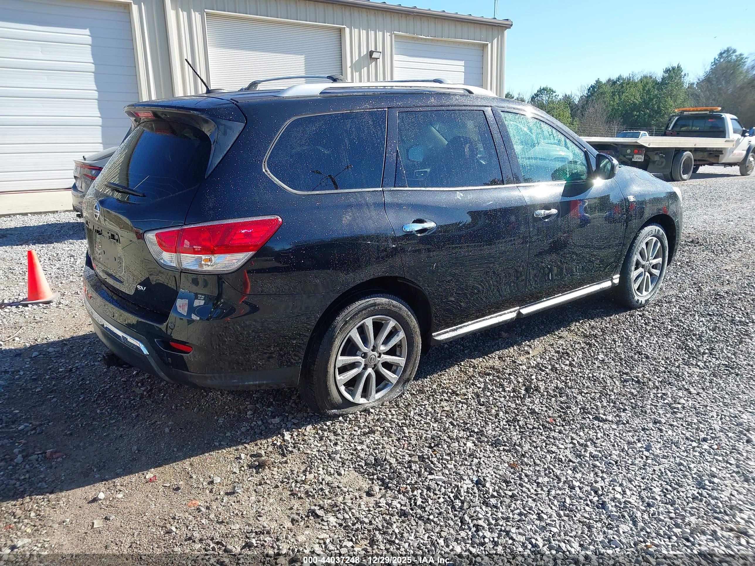 NISSAN PATHFINDER image 4