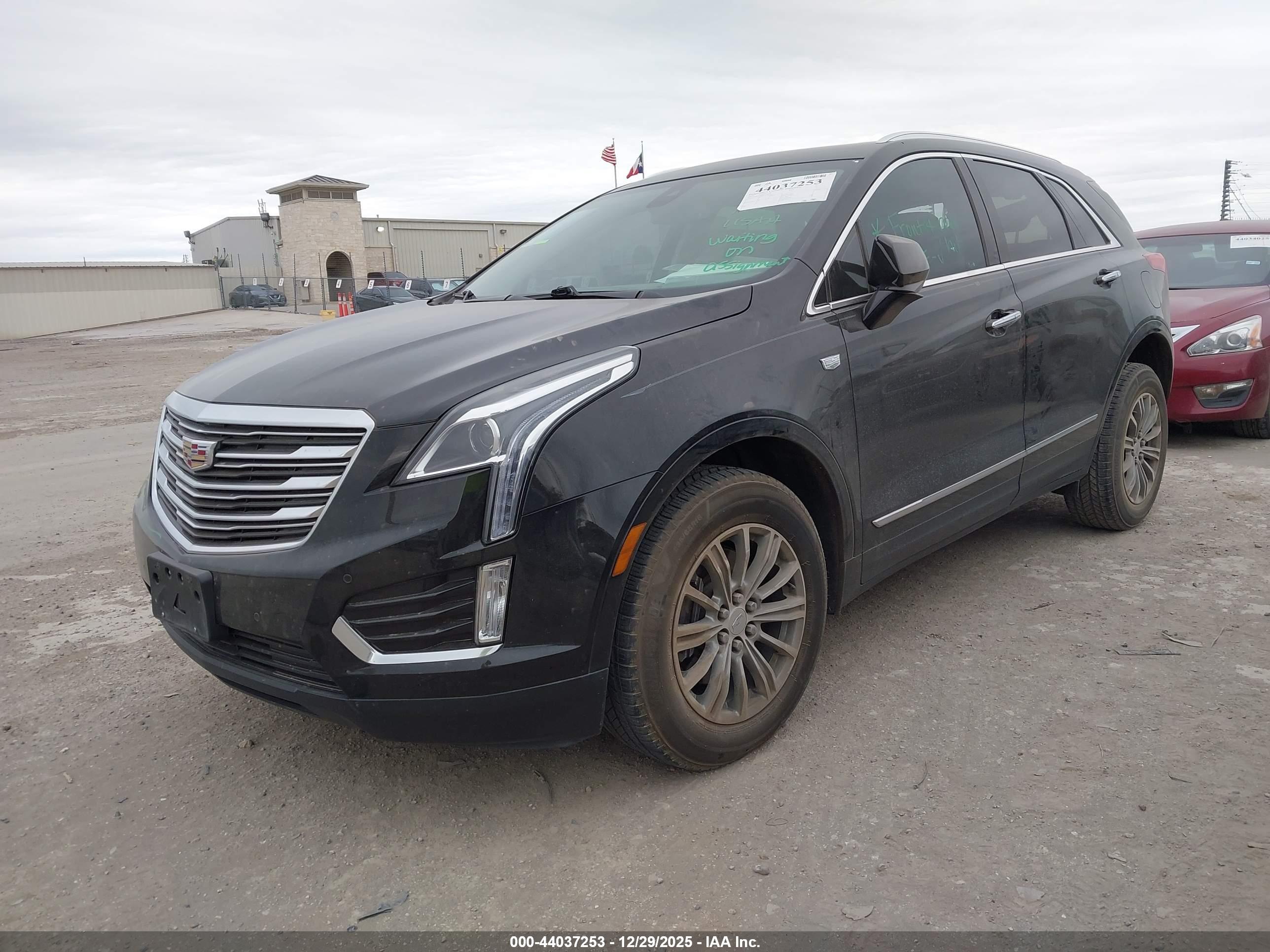 CADILLAC XT5 image 2