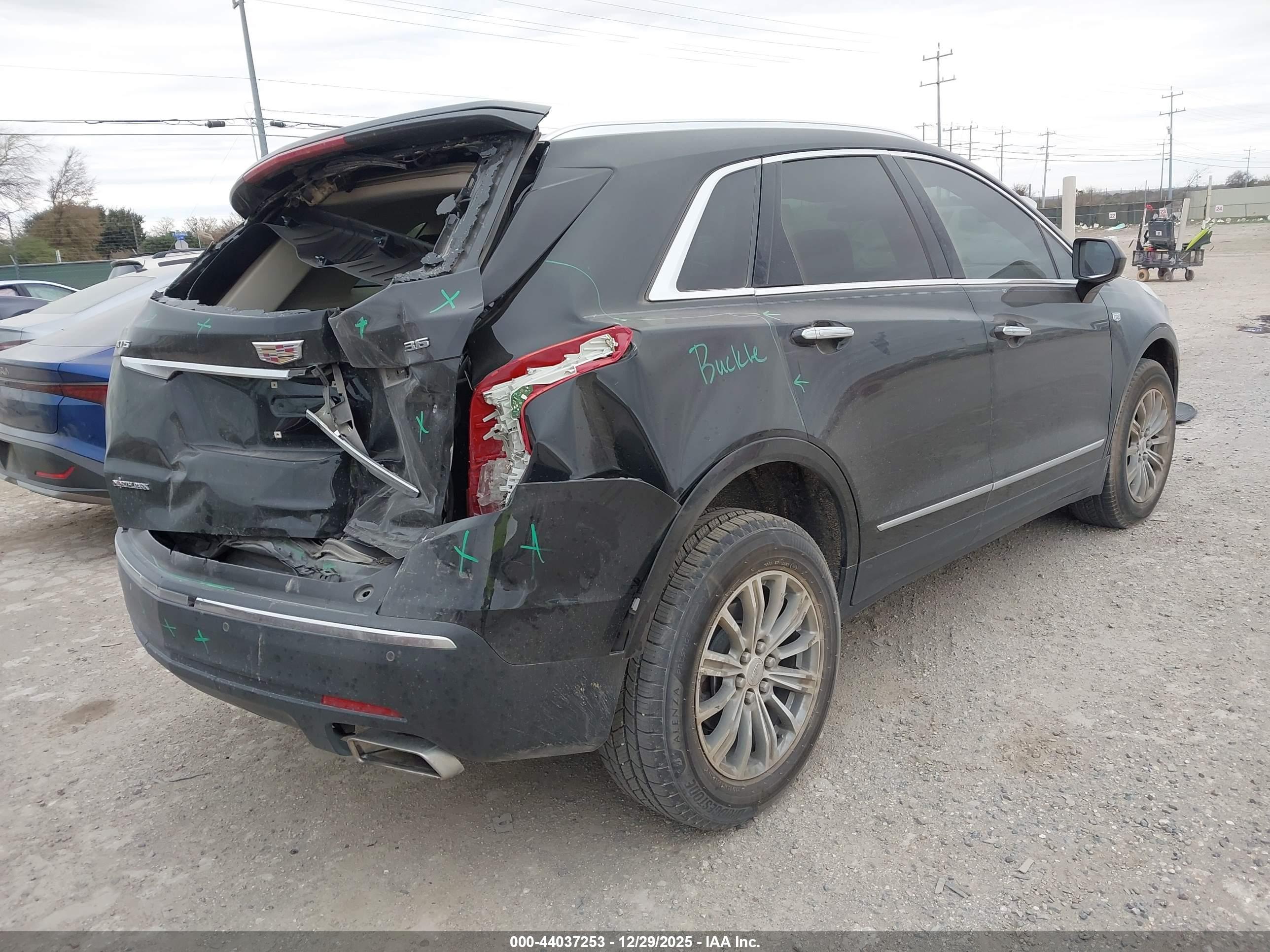 CADILLAC XT5 image 4
