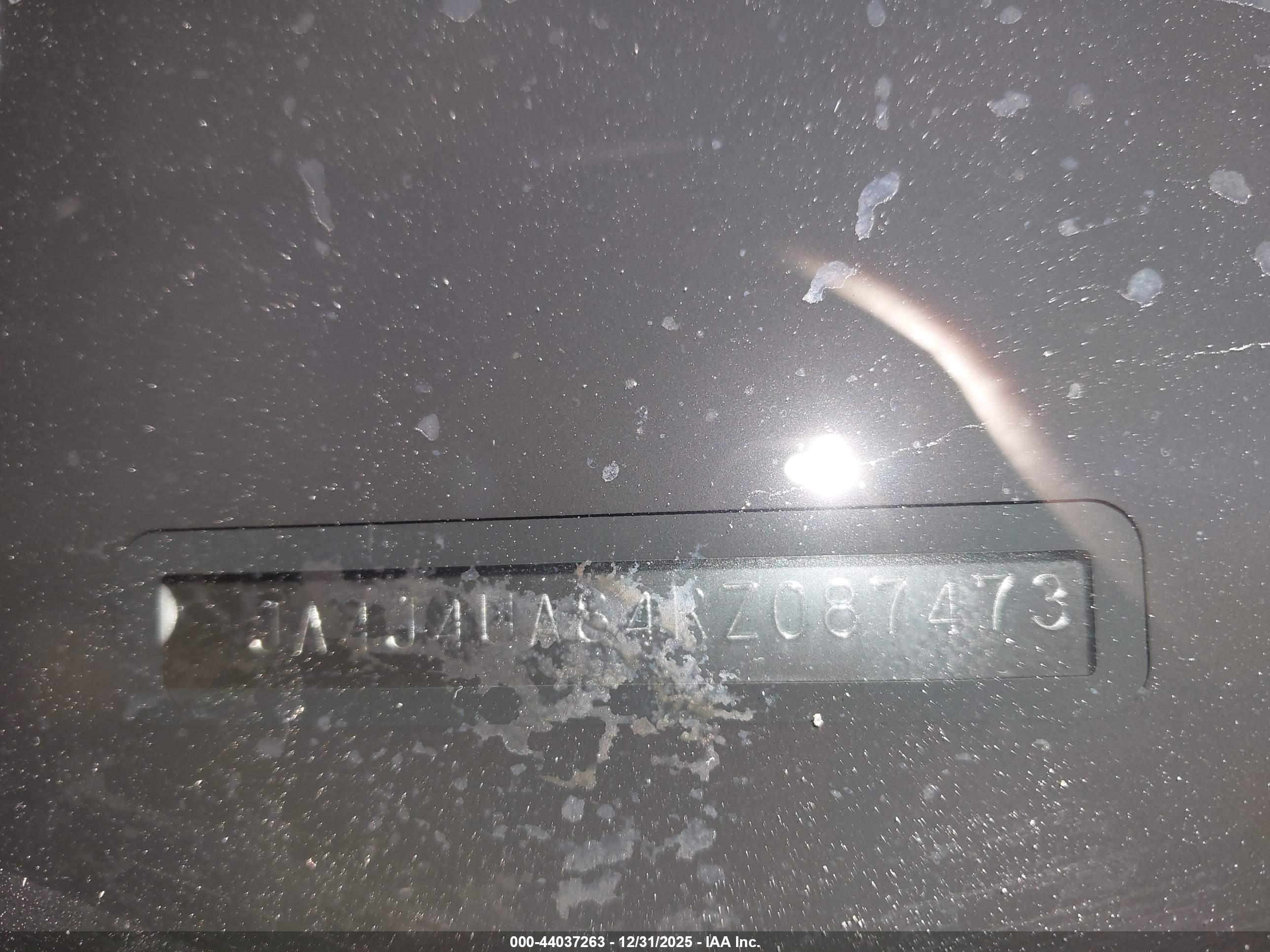 MITSUBISHI OUTLANDER image 9