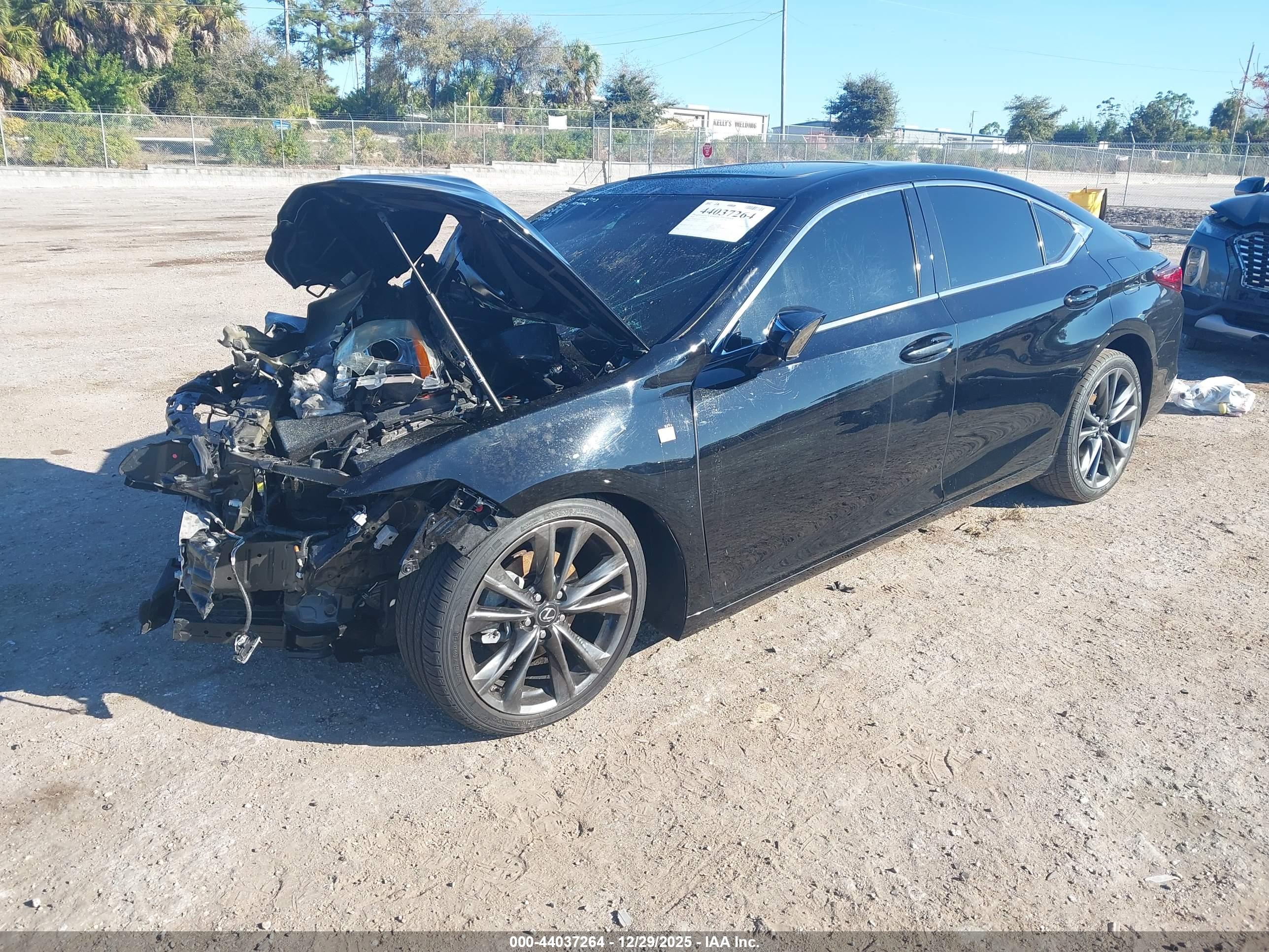 LEXUS ES image 2