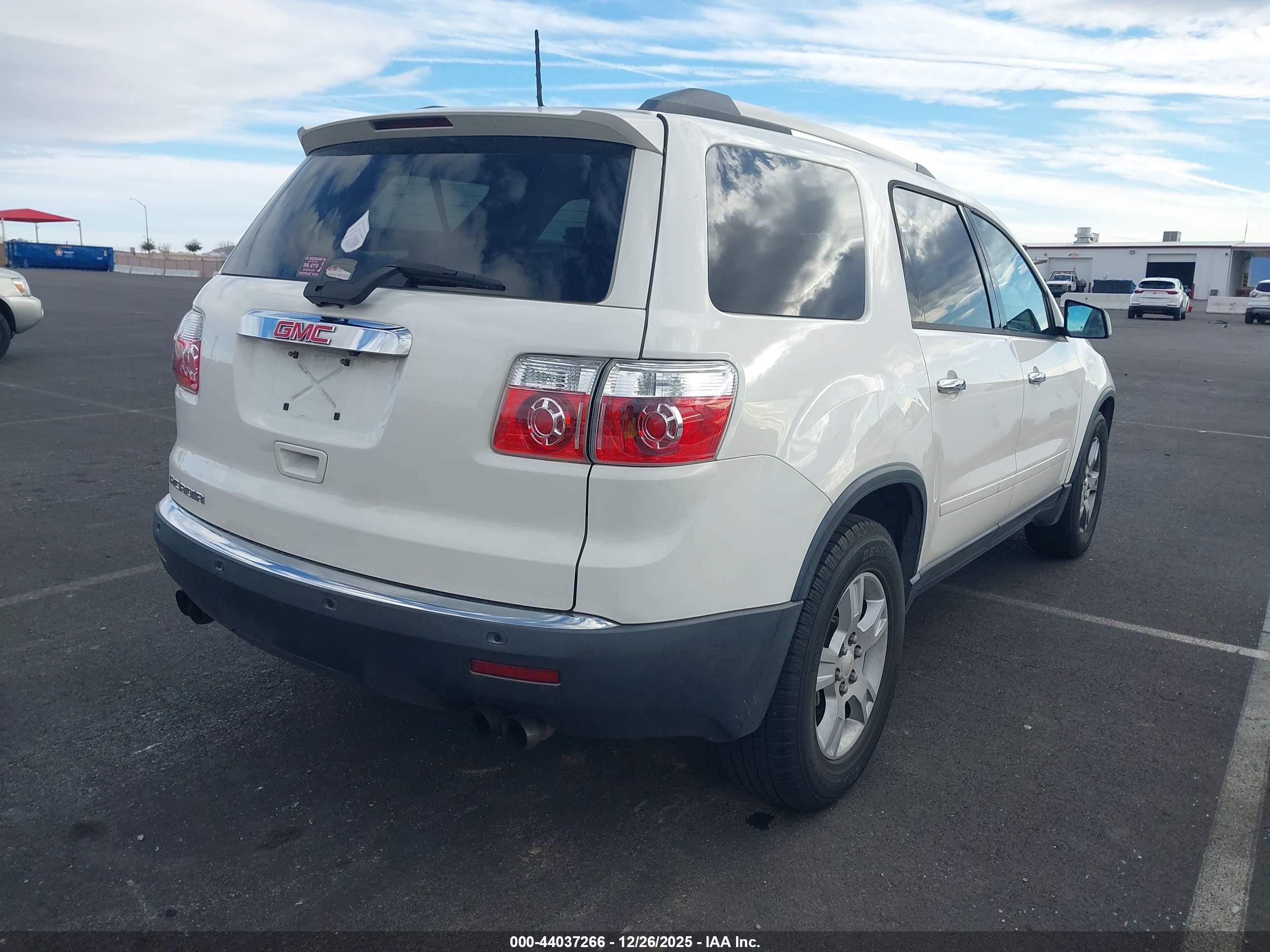GMC ACADIA image 4
