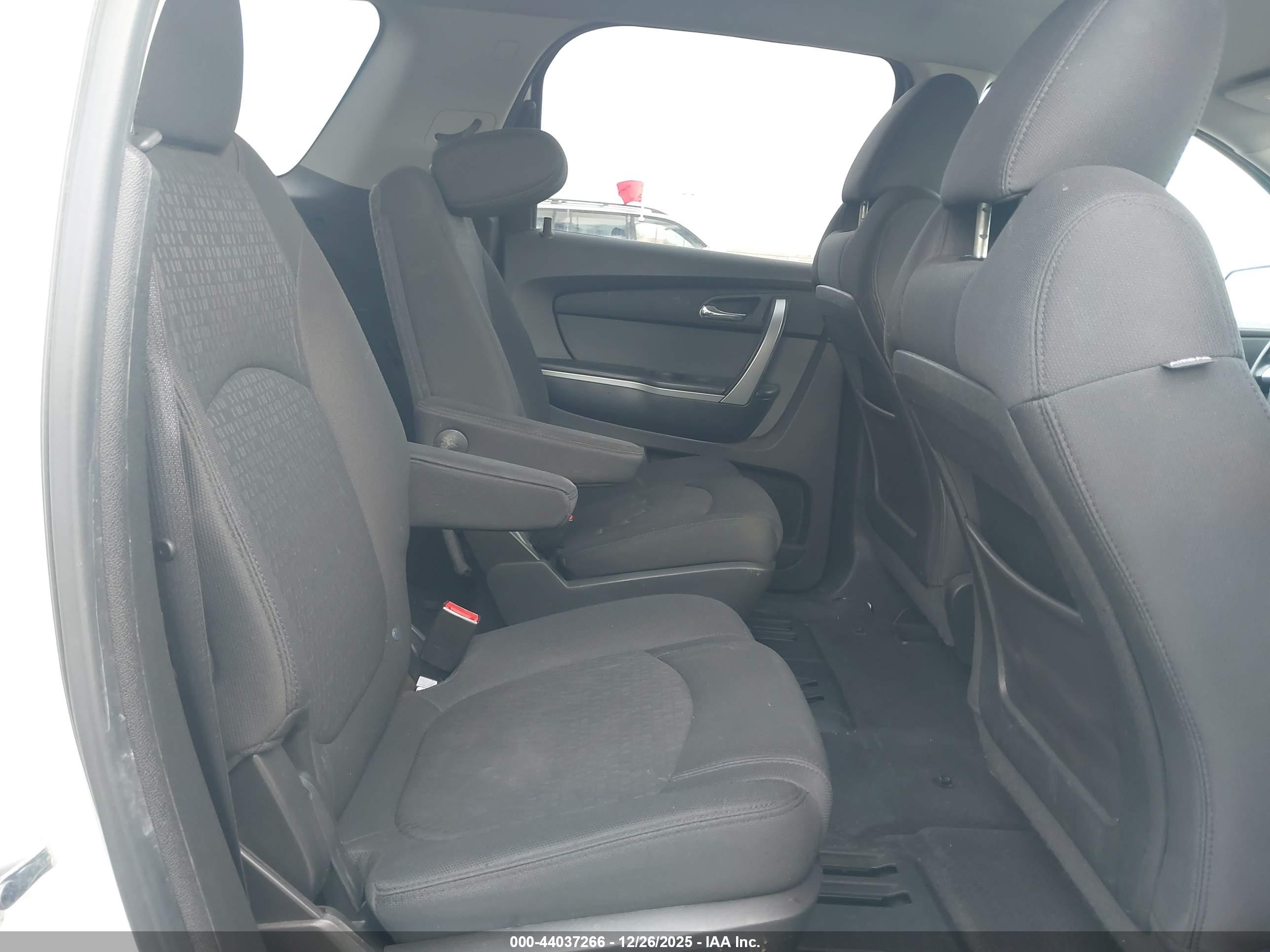 GMC ACADIA image 8