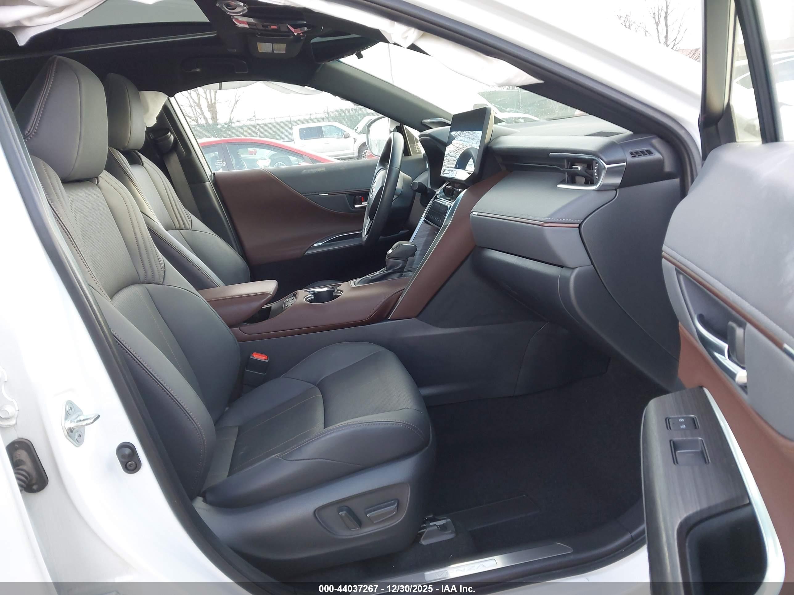 TOYOTA VENZA image 5
