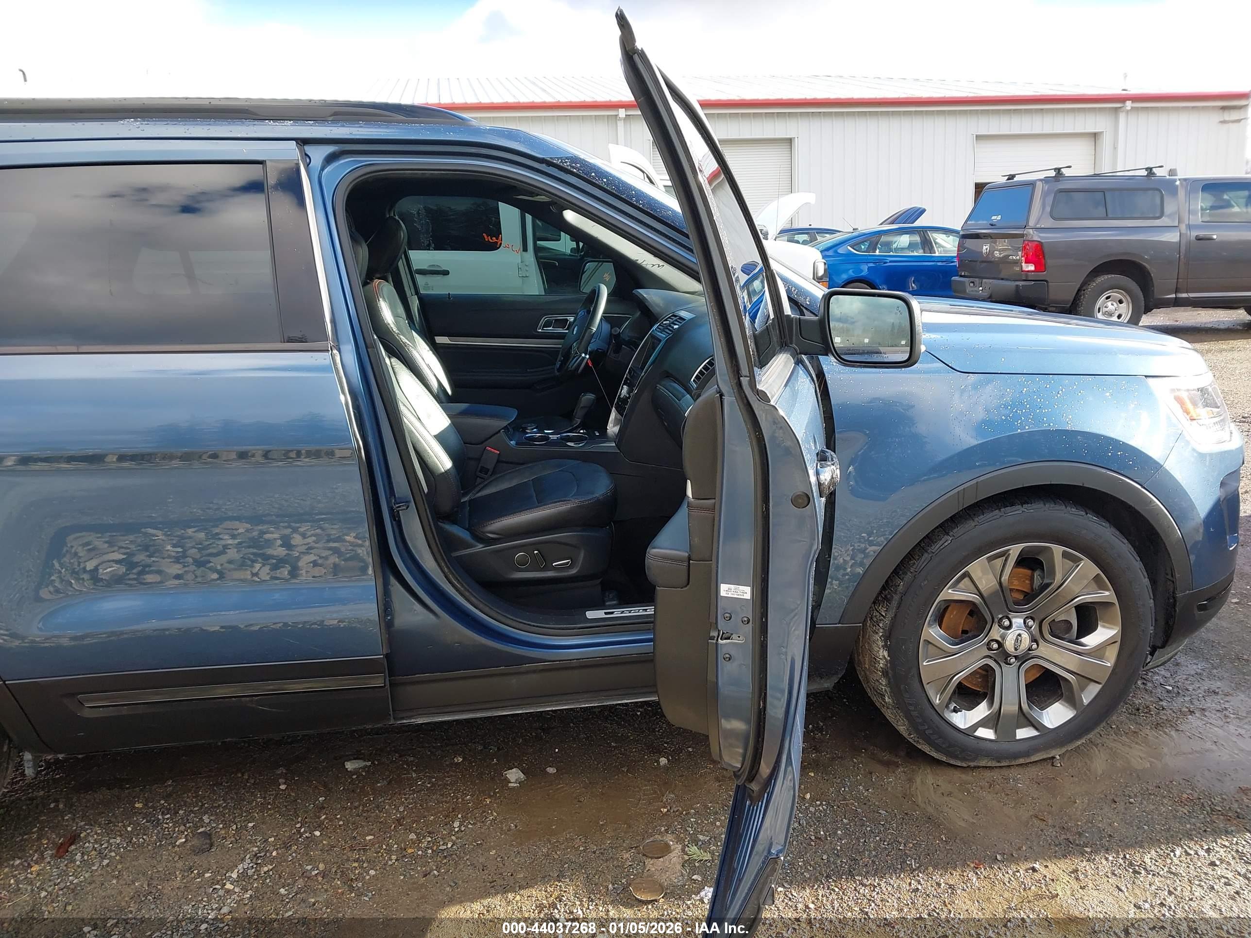 FORD EXPLORER image 5