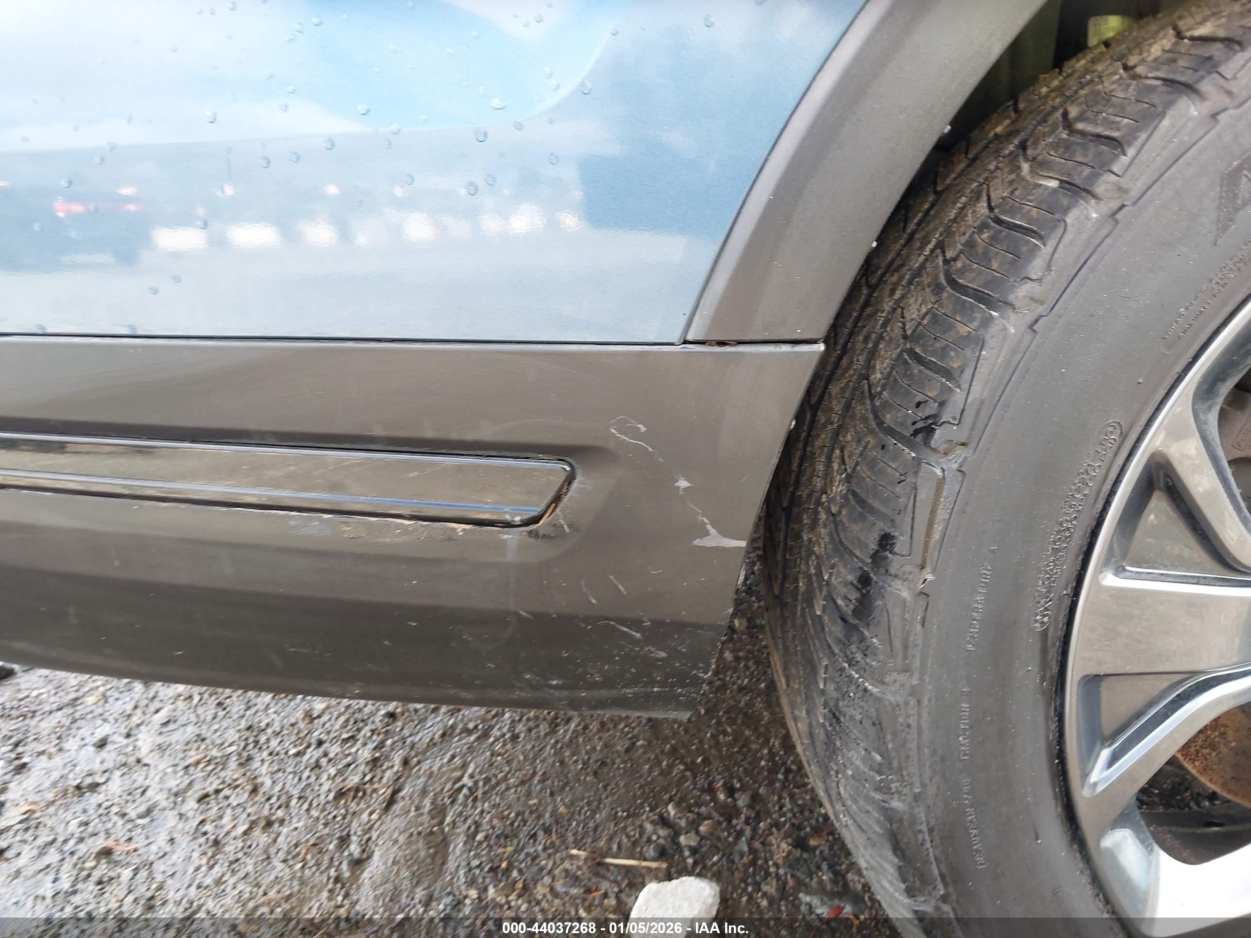 FORD EXPLORER image 6