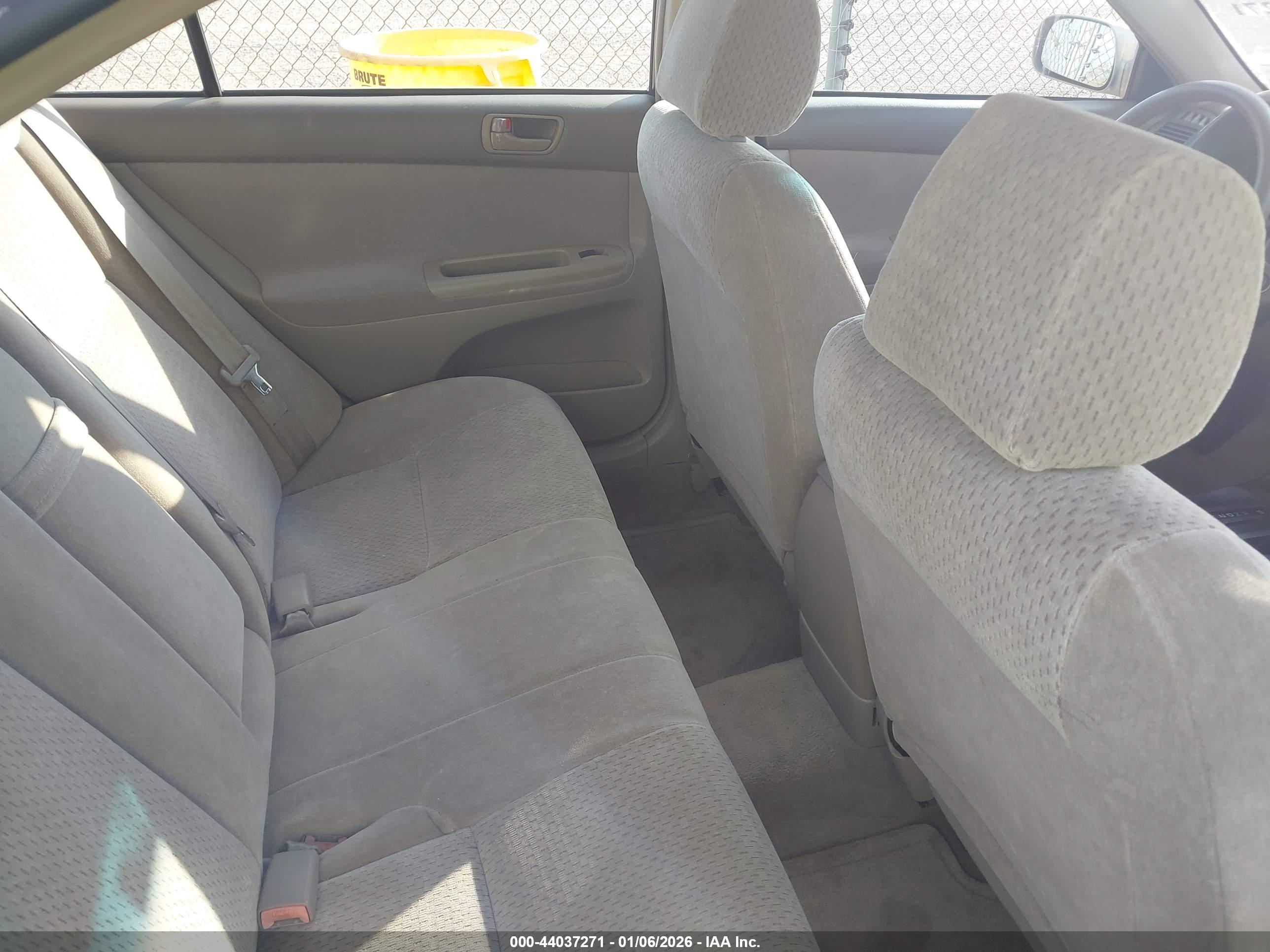 TOYOTA CAMRY image 8