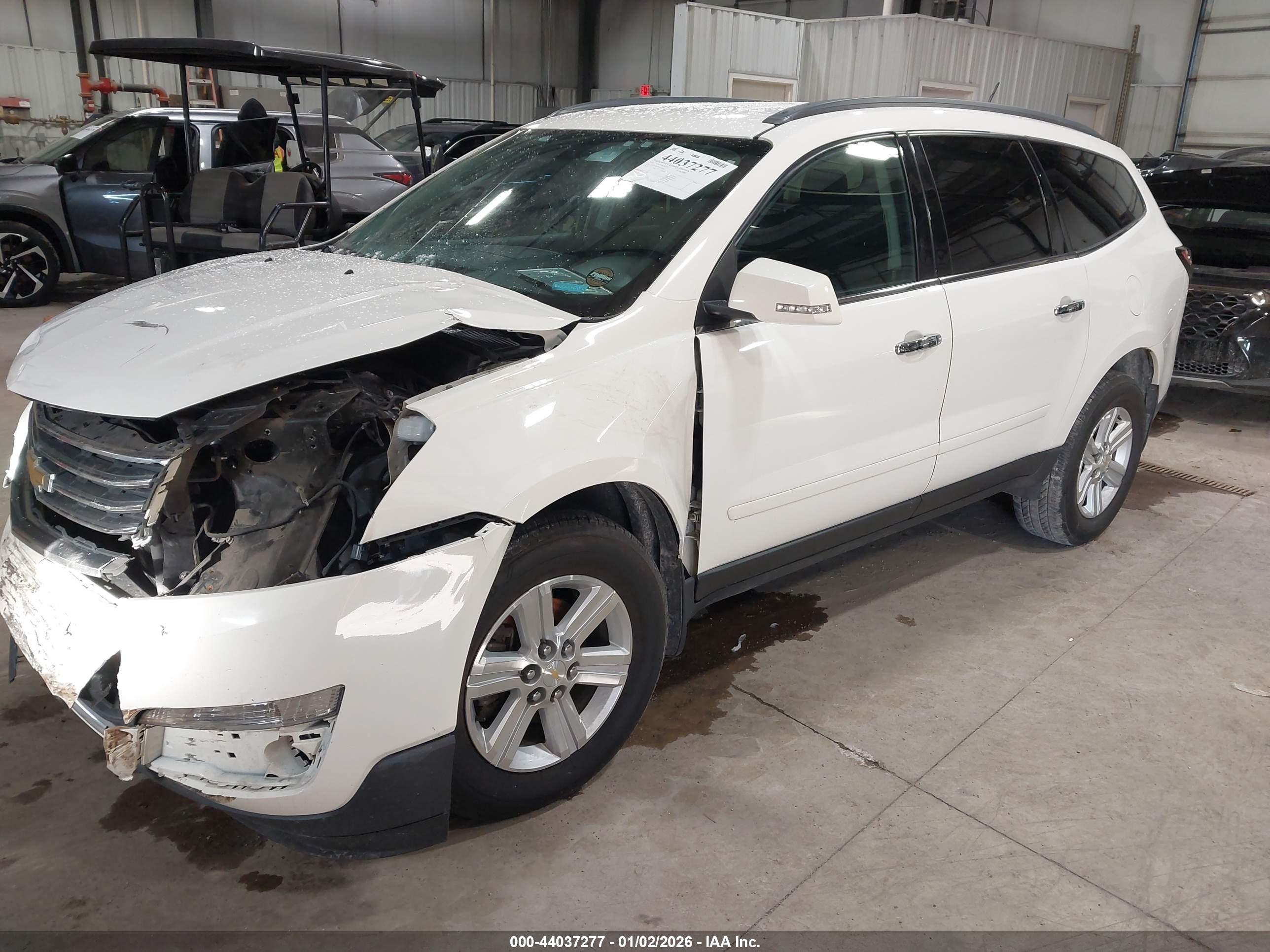 CHEVROLET TRAVERSE image 2