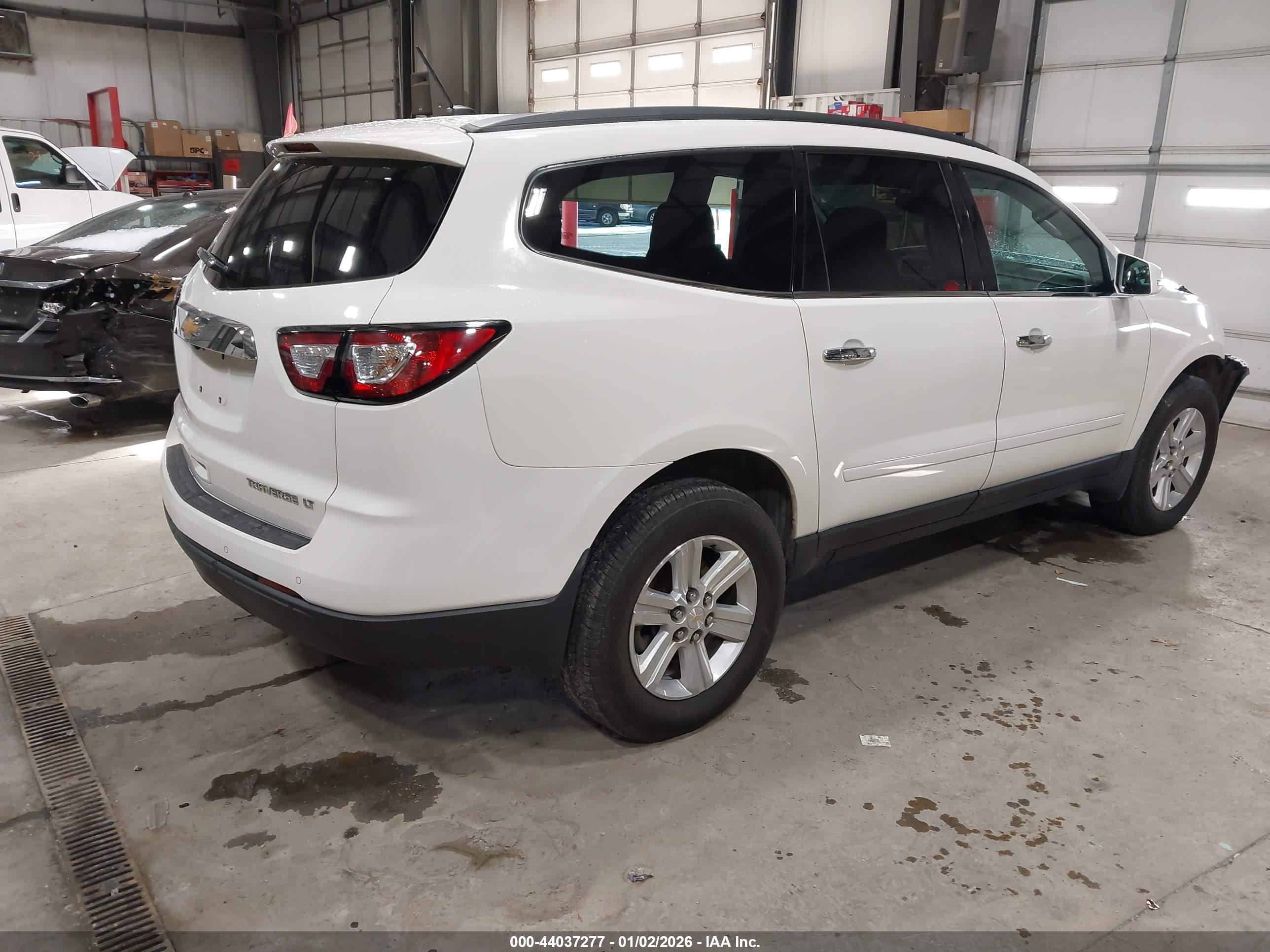 CHEVROLET TRAVERSE image 4