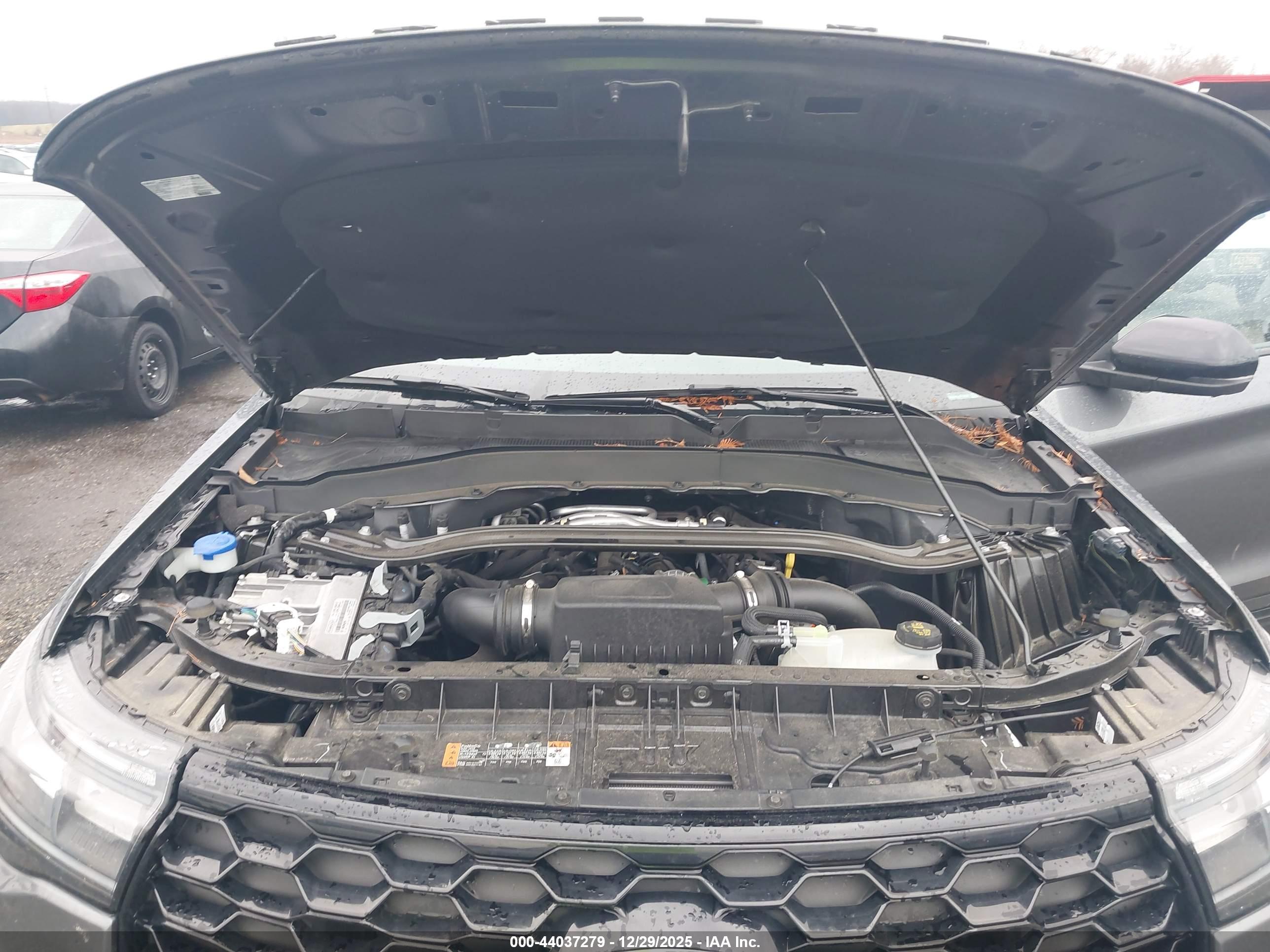 FORD EXPLORER image 10