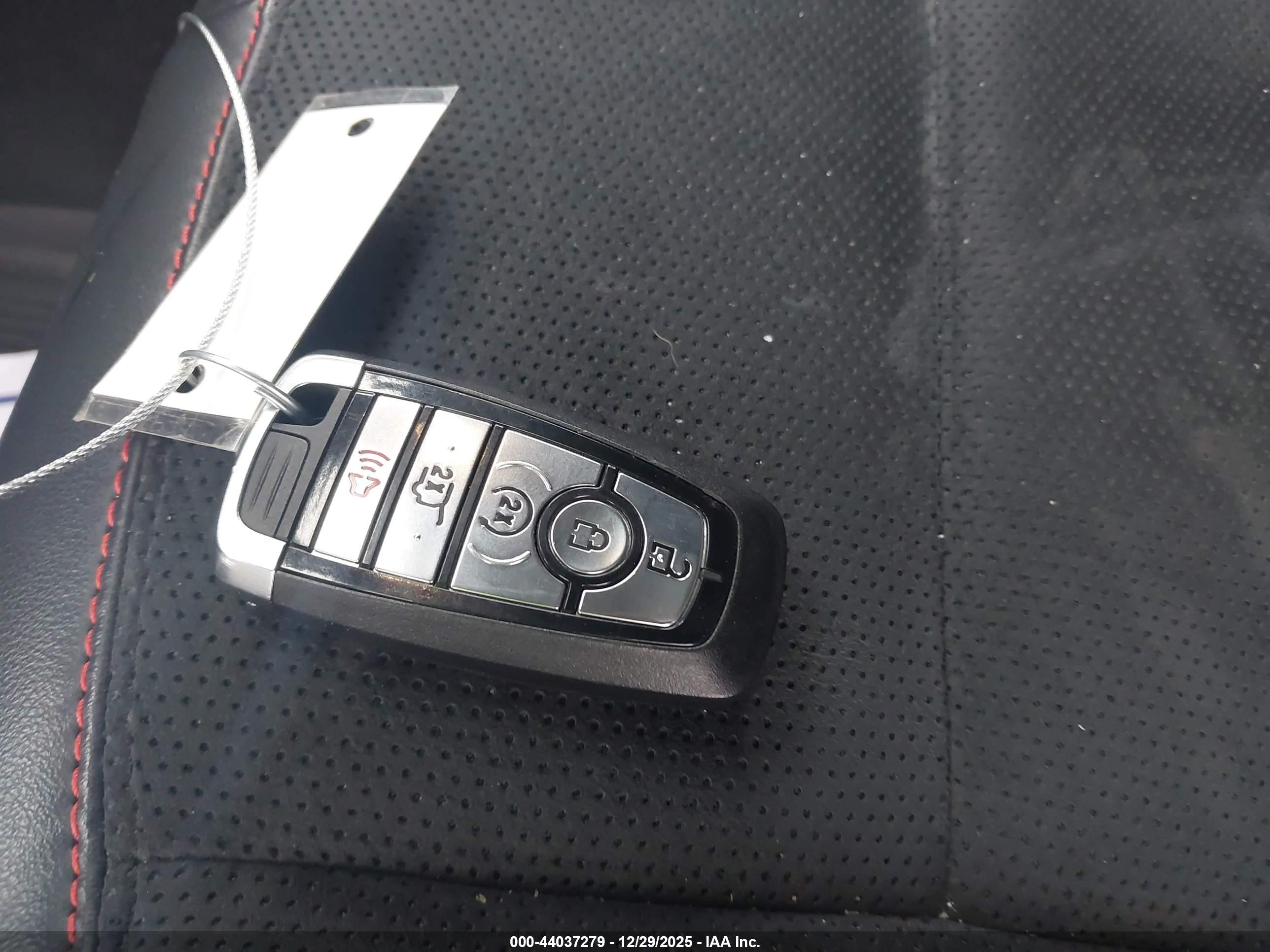 FORD EXPLORER image 11