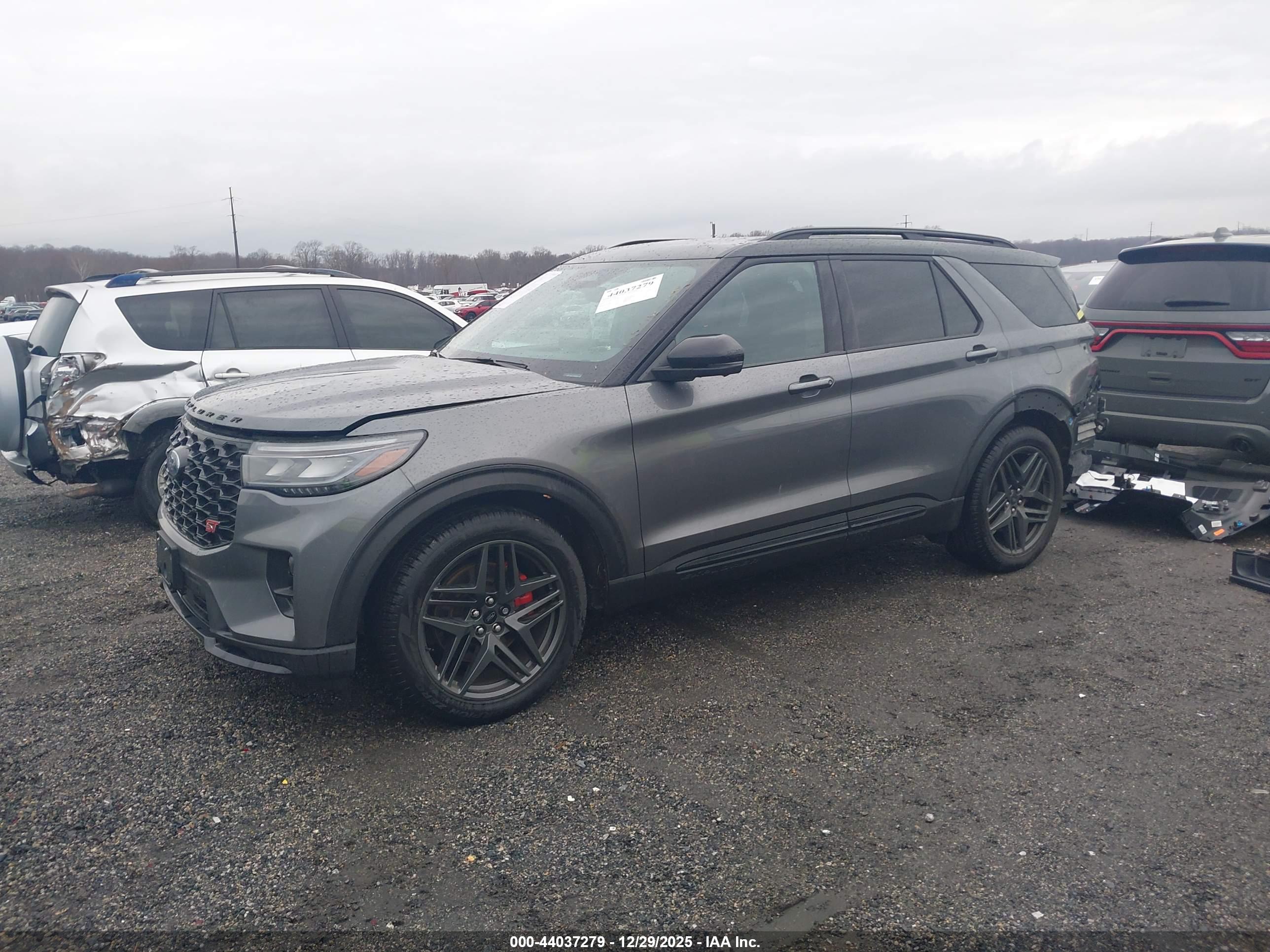 FORD EXPLORER image 2