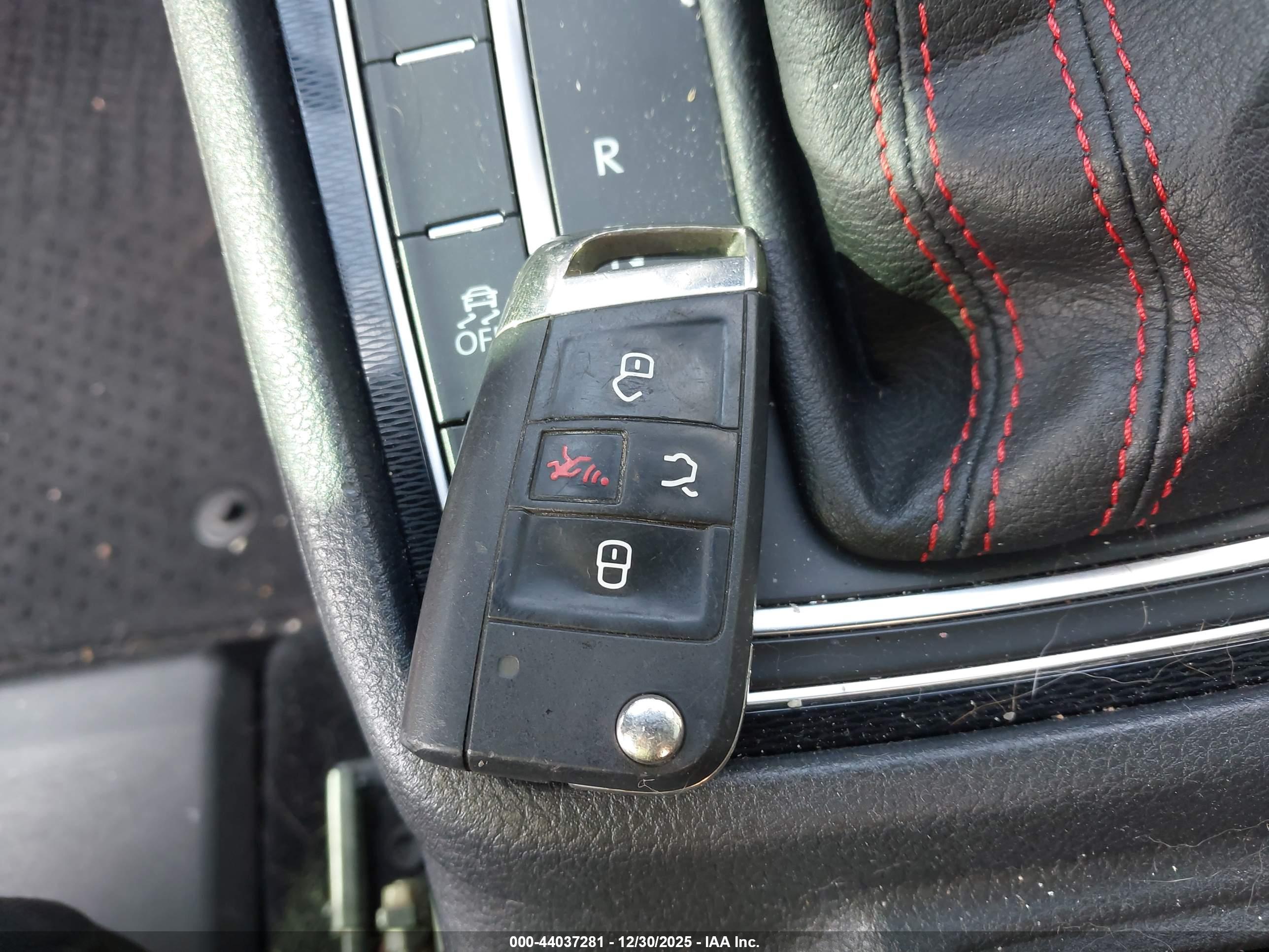 VOLKSWAGEN GOLF image 11