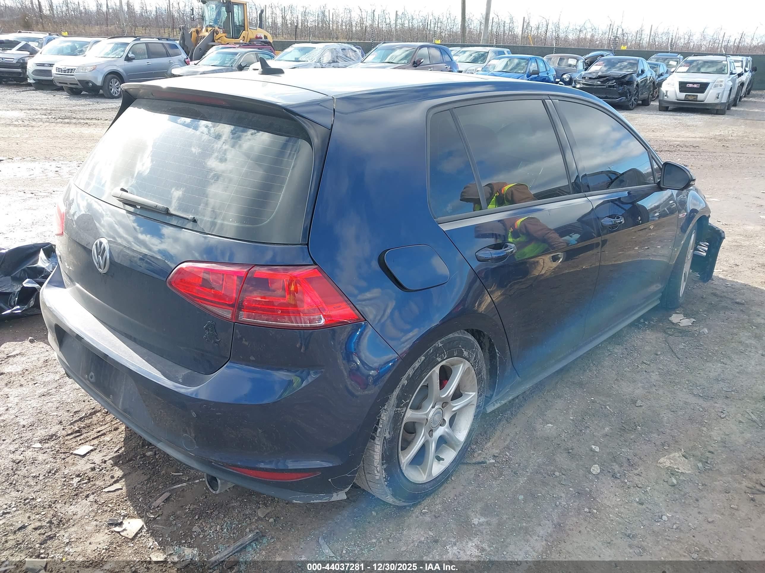 VOLKSWAGEN GOLF image 4