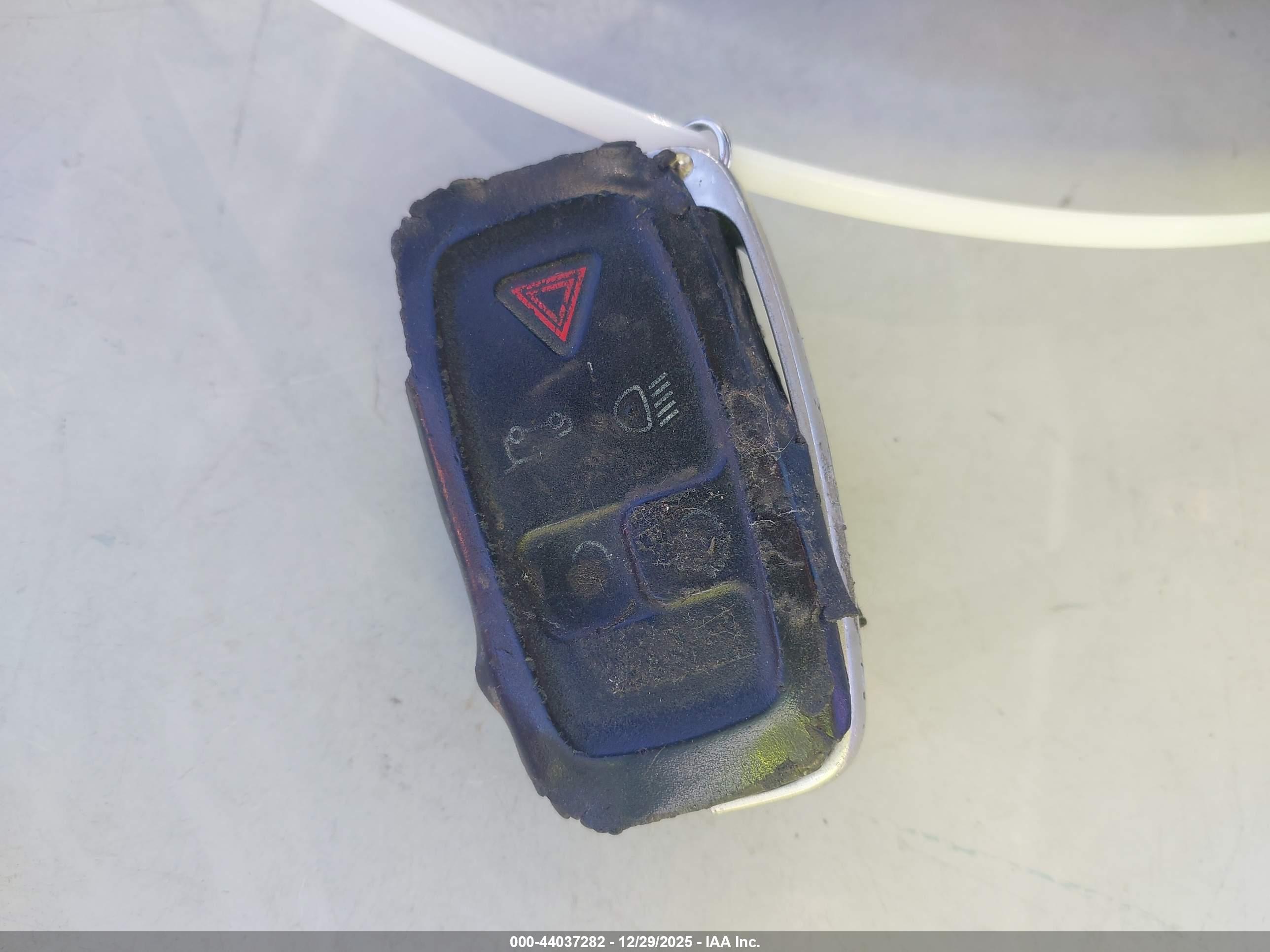 LAND ROVER image 11