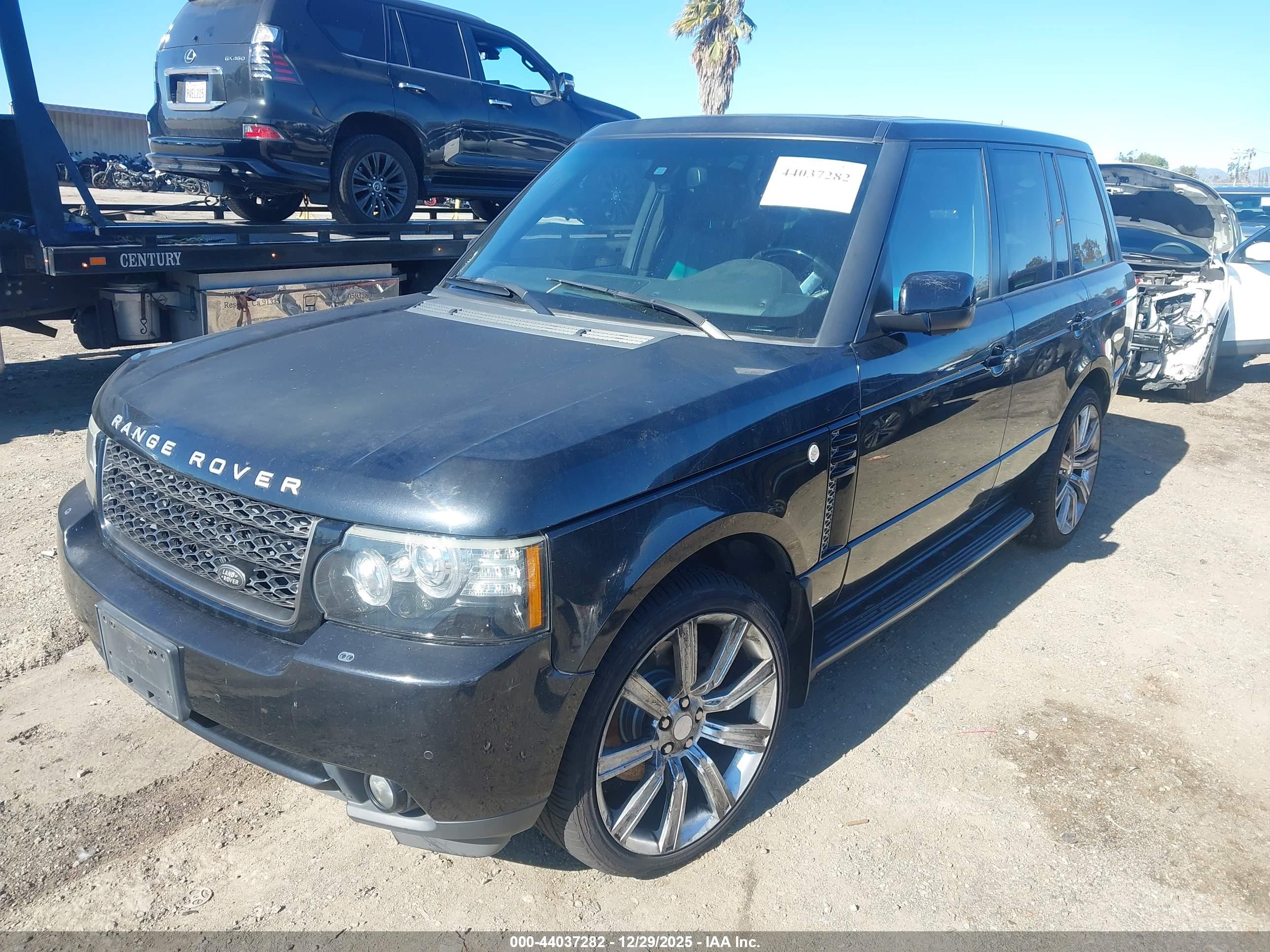 LAND ROVER image 2