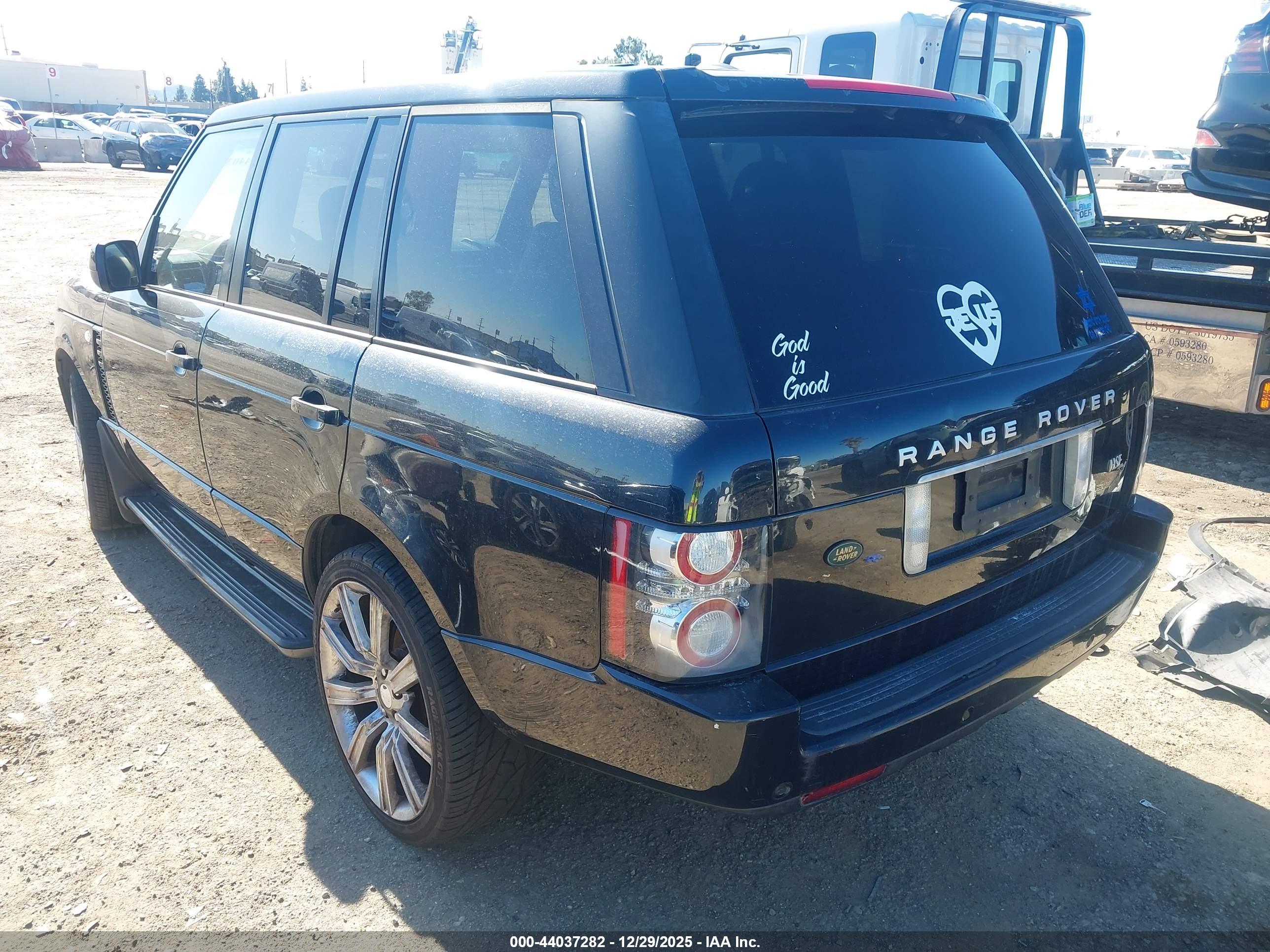 LAND ROVER image 3