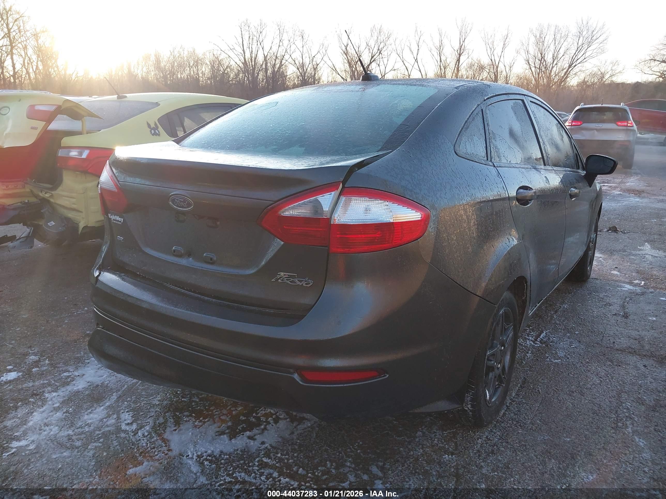 FORD FIESTA image 4