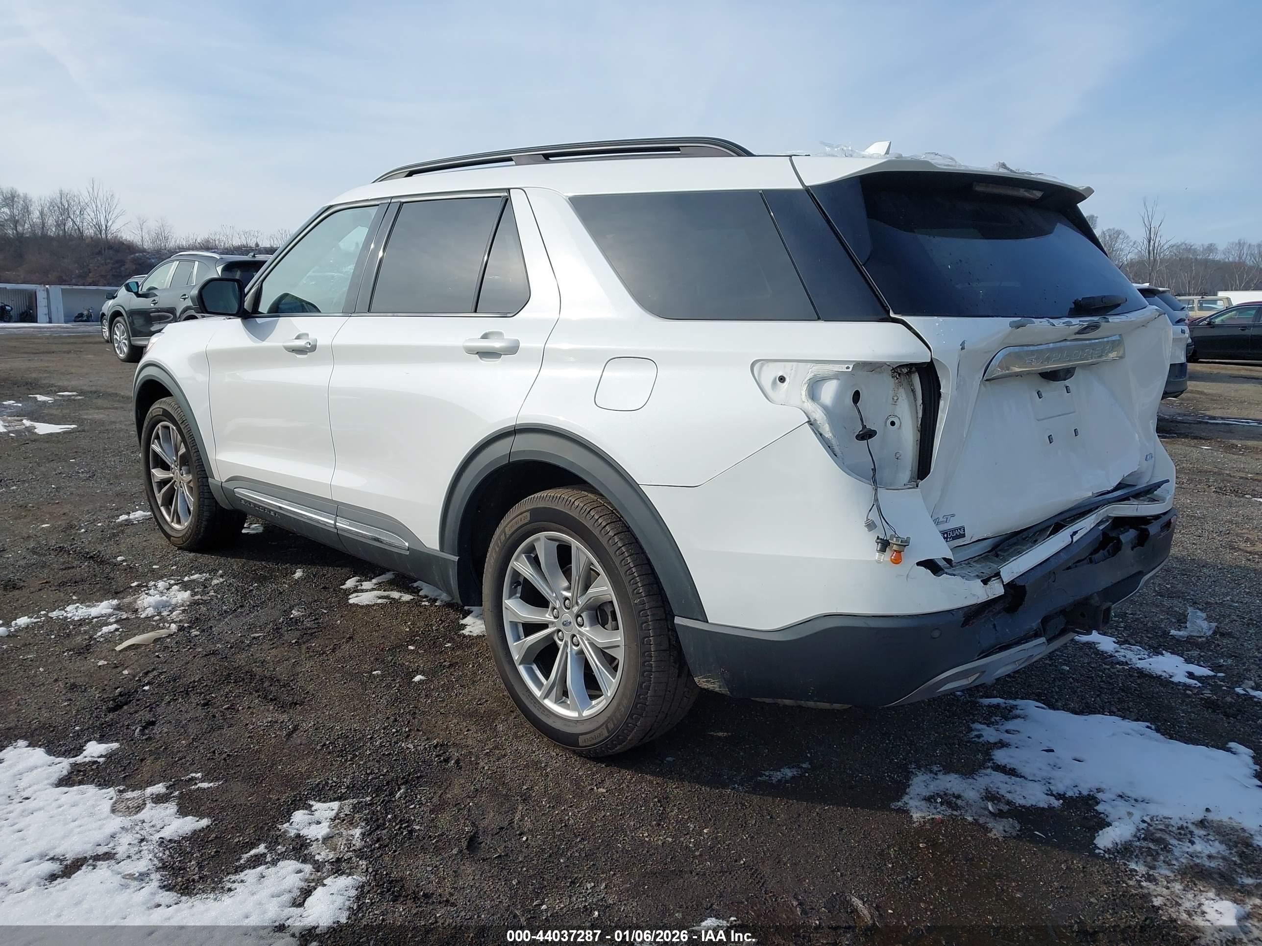 FORD EXPLORER image 3