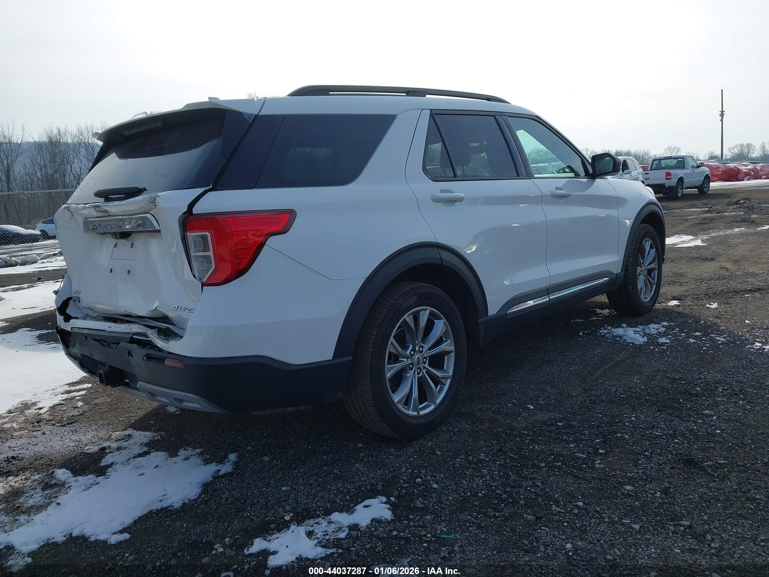 FORD EXPLORER image 4